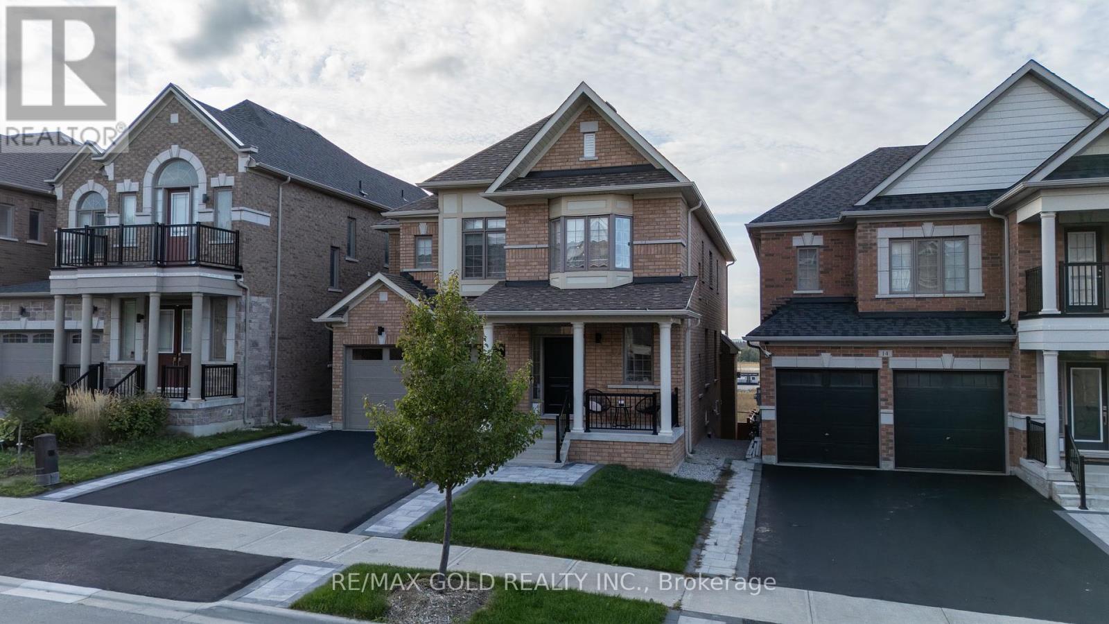 16 Frank Kelly Drive, East Gwillimbury, Ontario  L9N 0V2 - Photo 1 - N12444356