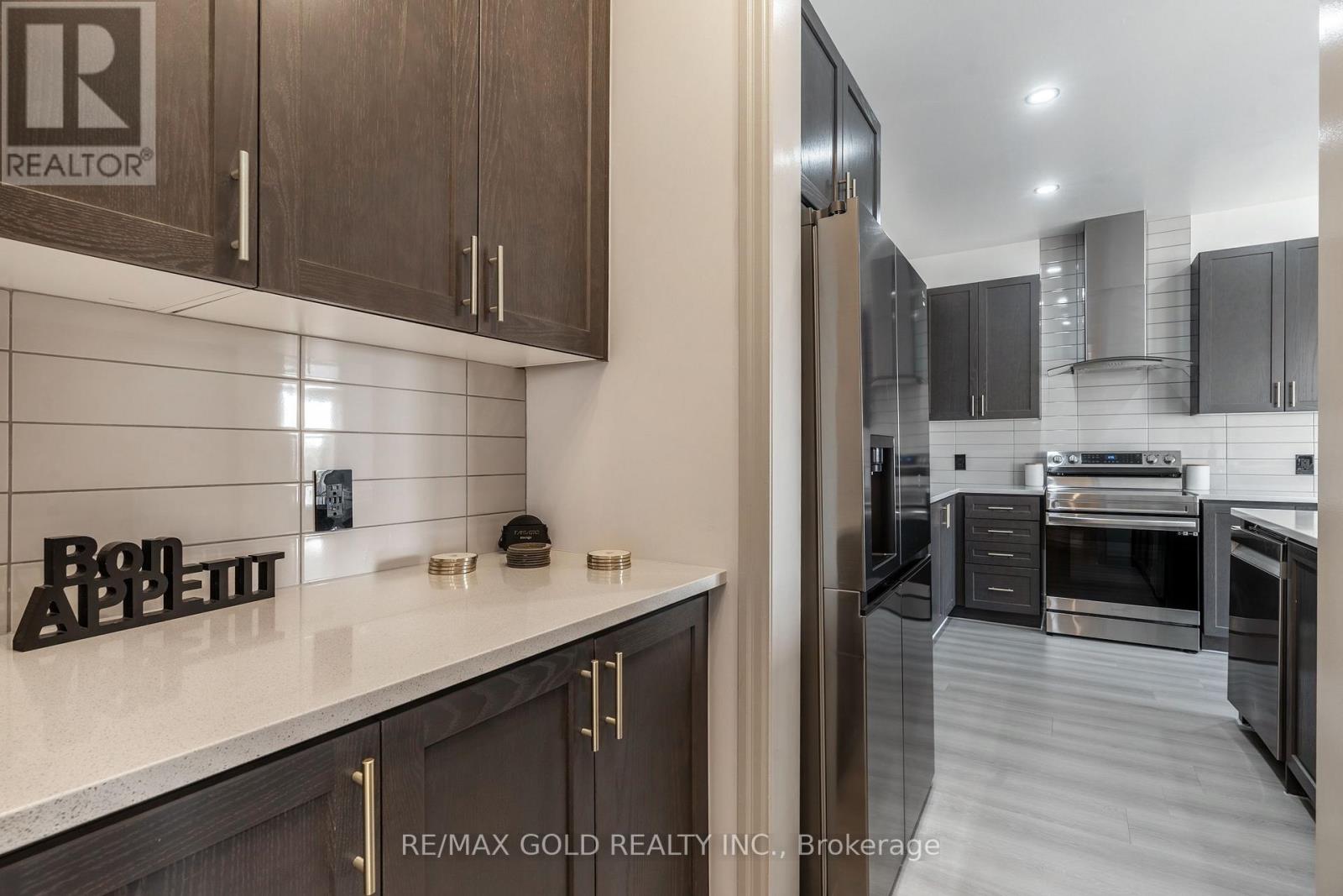 16 Frank Kelly Drive, East Gwillimbury, Ontario  L9N 0V2 - Photo 17 - N12444356