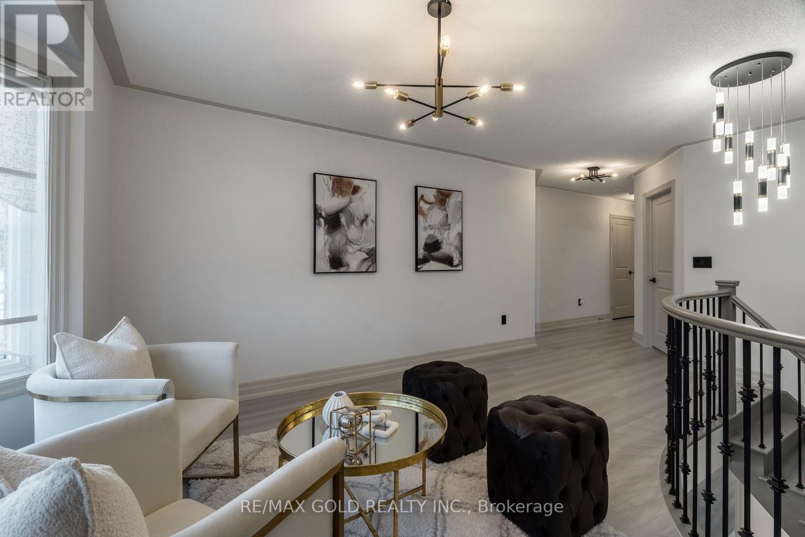 16 Frank Kelly Drive, East Gwillimbury, Ontario  L9N 0V2 - Photo 19 - N12444356