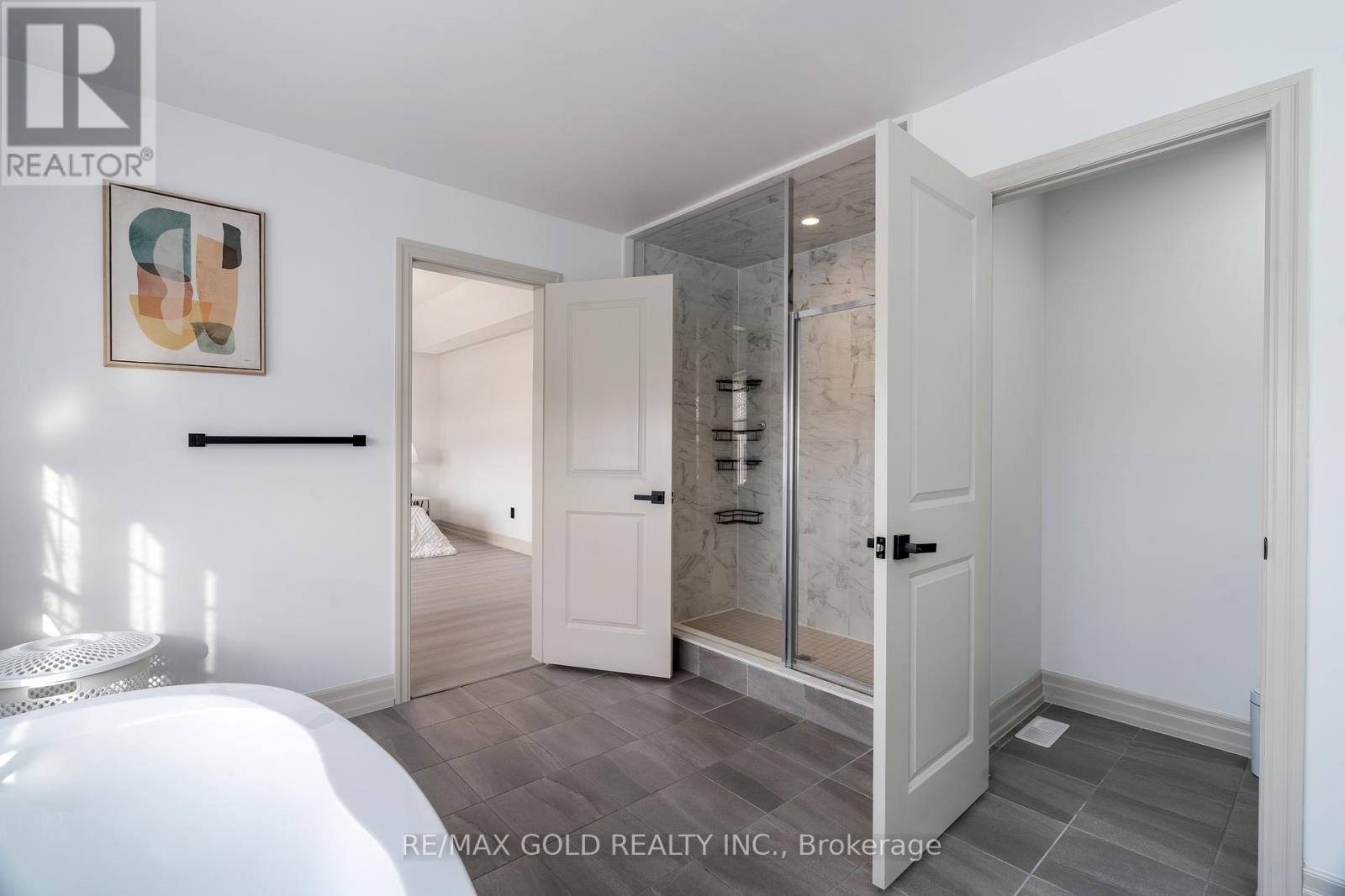 16 Frank Kelly Drive, East Gwillimbury, Ontario  L9N 0V2 - Photo 25 - N12444356