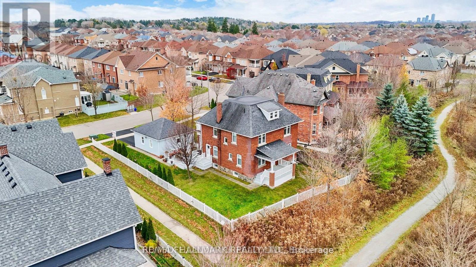 33 Artisan Trail, Markham (Victoria Manor-Jennings Gate), Ontario  L6C 3C6 - Photo 31 - N12444395