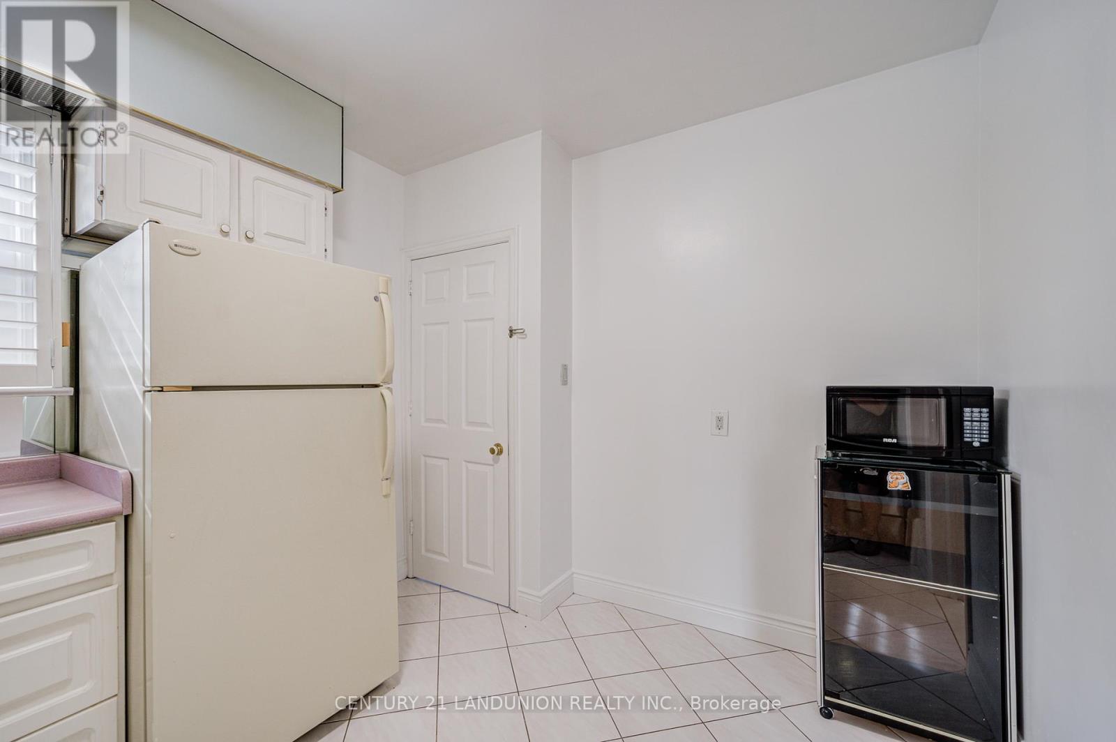 200 Elmhurst Avenue, Toronto (Lansing-Westgate), Ontario  M2N 1S3 - Photo 19 - C12343407