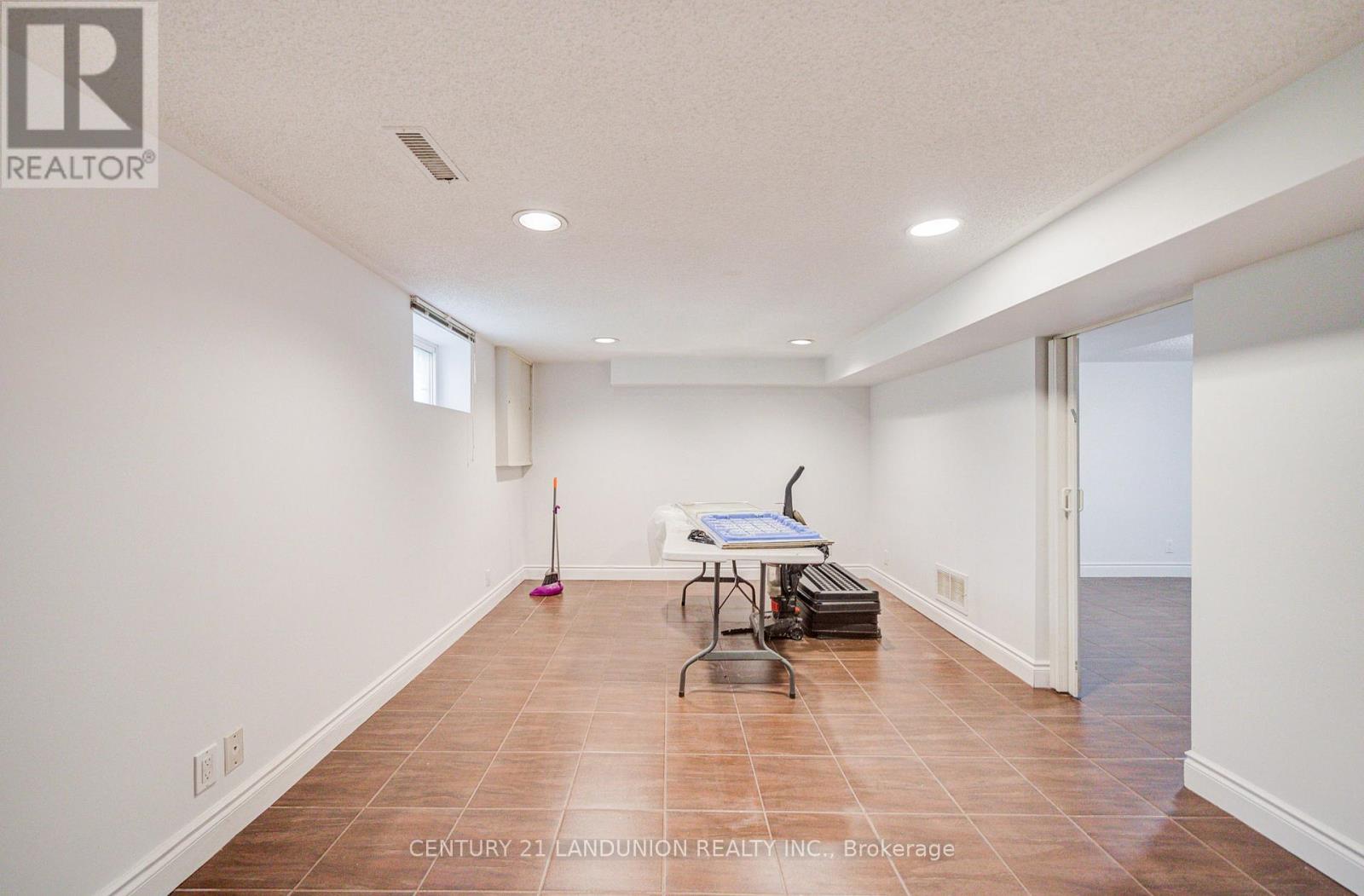200 Elmhurst Avenue, Toronto (Lansing-Westgate), Ontario  M2N 1S3 - Photo 39 - C12343407