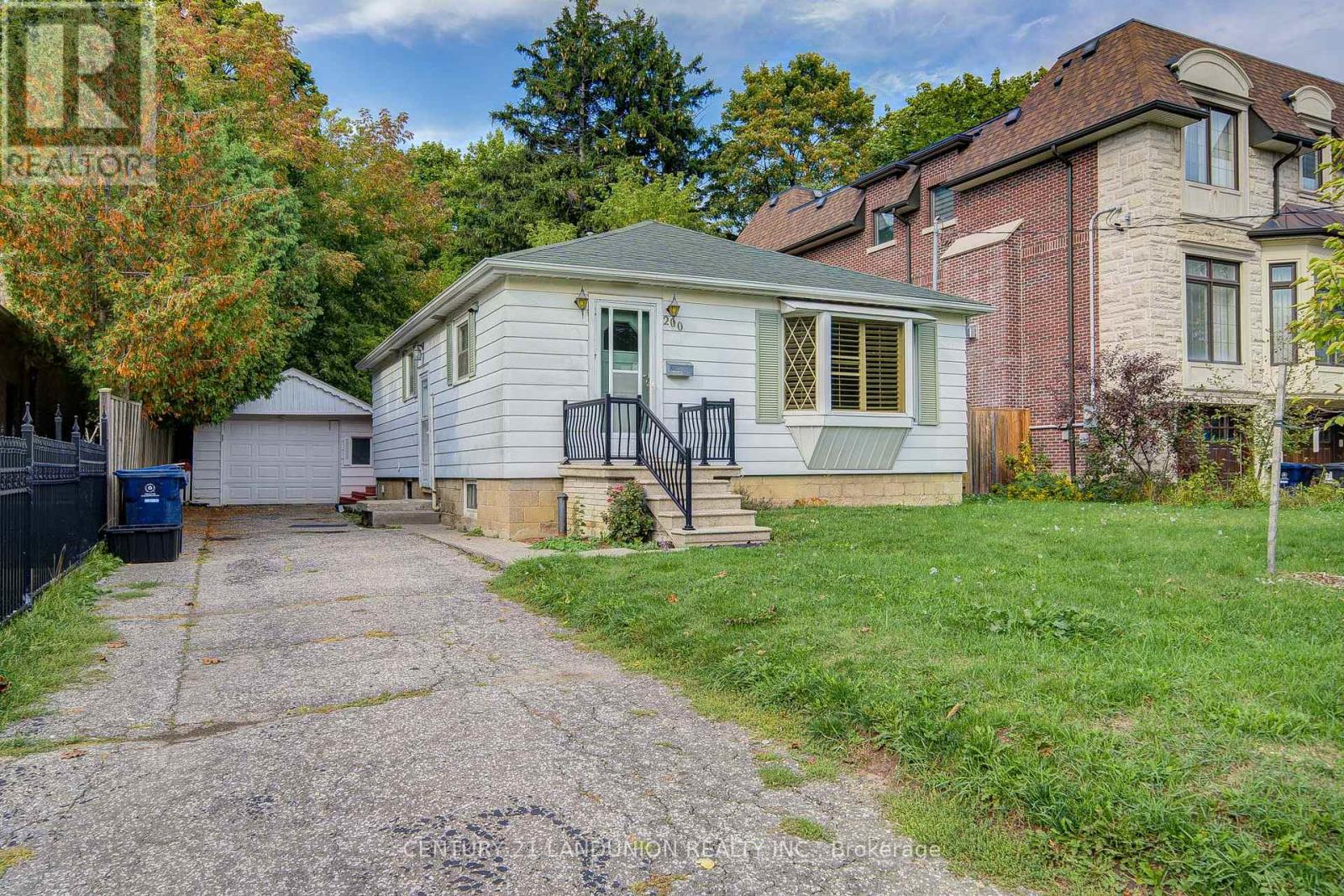 200 Elmhurst Avenue, Toronto (Lansing-Westgate), Ontario  M2N 1S3 - Photo 6 - C12343407