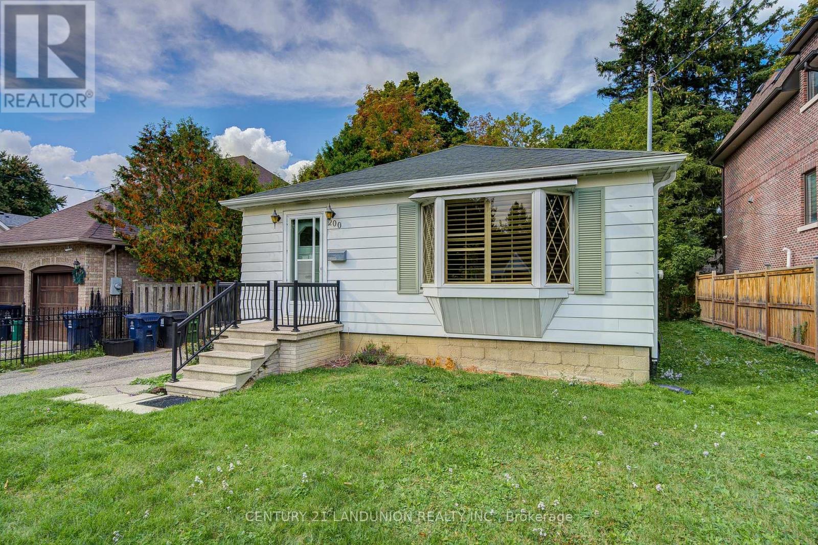 200 Elmhurst Avenue, Toronto (Lansing-Westgate), Ontario  M2N 1S3 - Photo 9 - C12343407