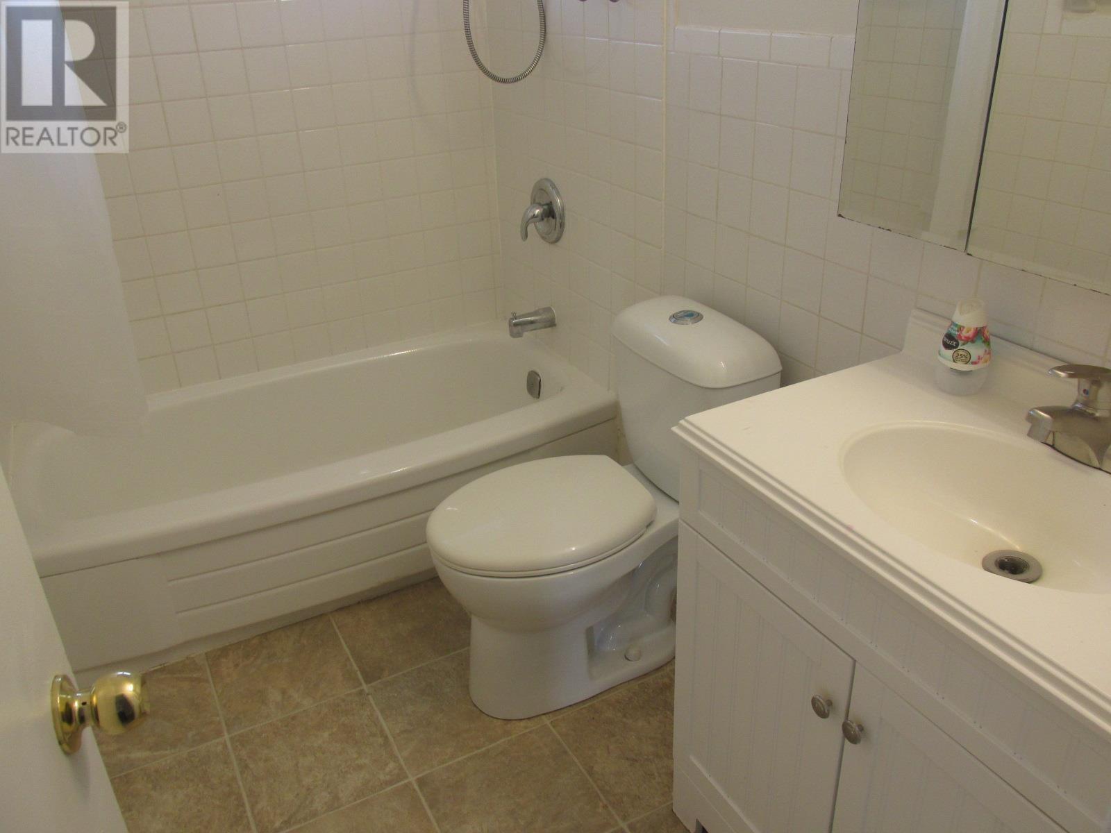 112 Hutchison Ave, Elliot Lake, Ontario  P5A 1E1 - Photo 14 - SM252872