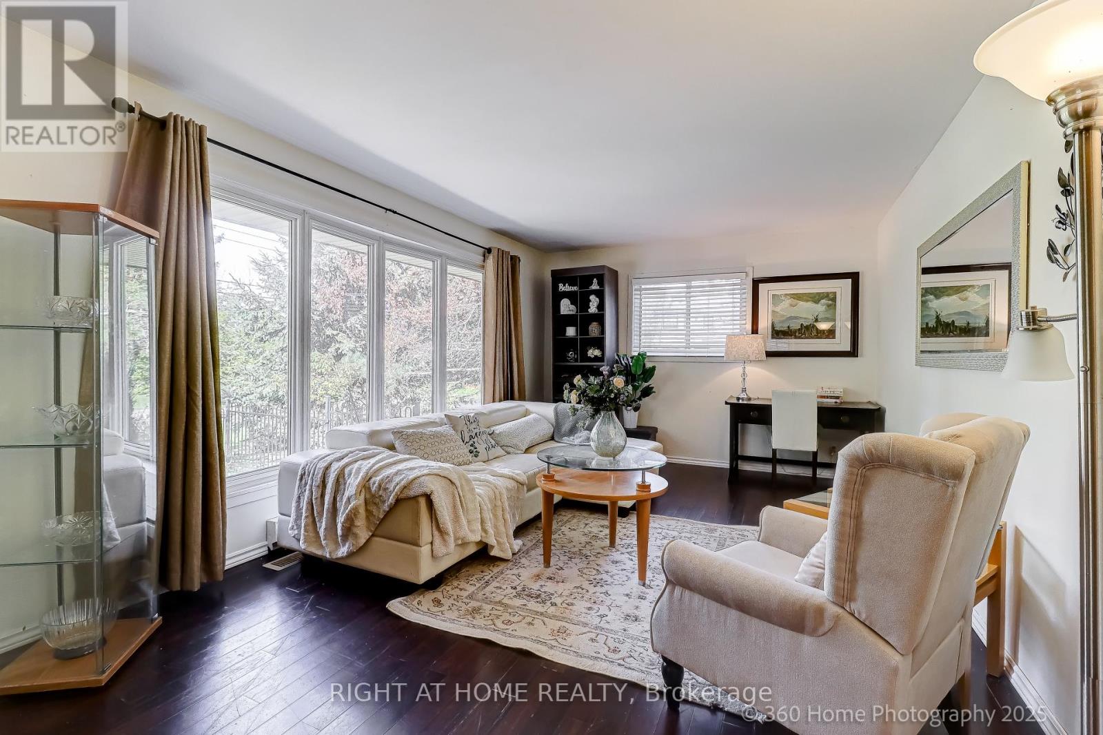 209 Wynhurst Road, Georgina, Ontario  L4P 2R6 - Photo 1 - N12441868