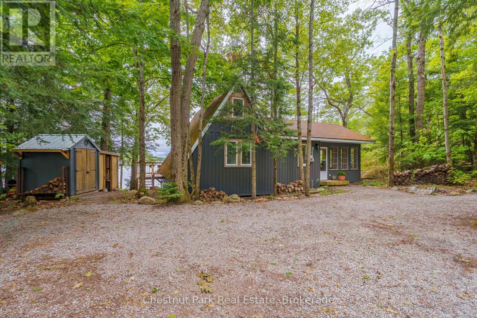 517 Mohawk Road, Georgian Bay, Ontario  L0K 1S0 - Photo 10 - X12444443