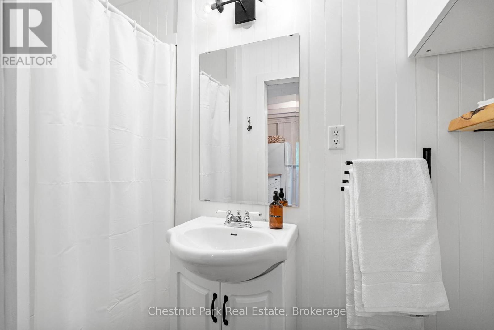517 Mohawk Road, Georgian Bay, Ontario  L0K 1S0 - Photo 18 - X12444443