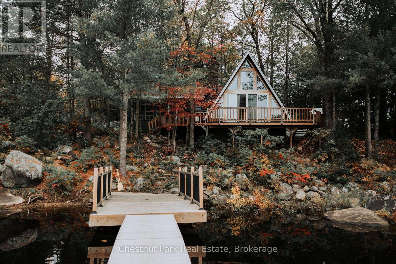 517 Mohawk Road, Georgian Bay, Ontario  L0K 1S0 - Photo 2 - X12444443