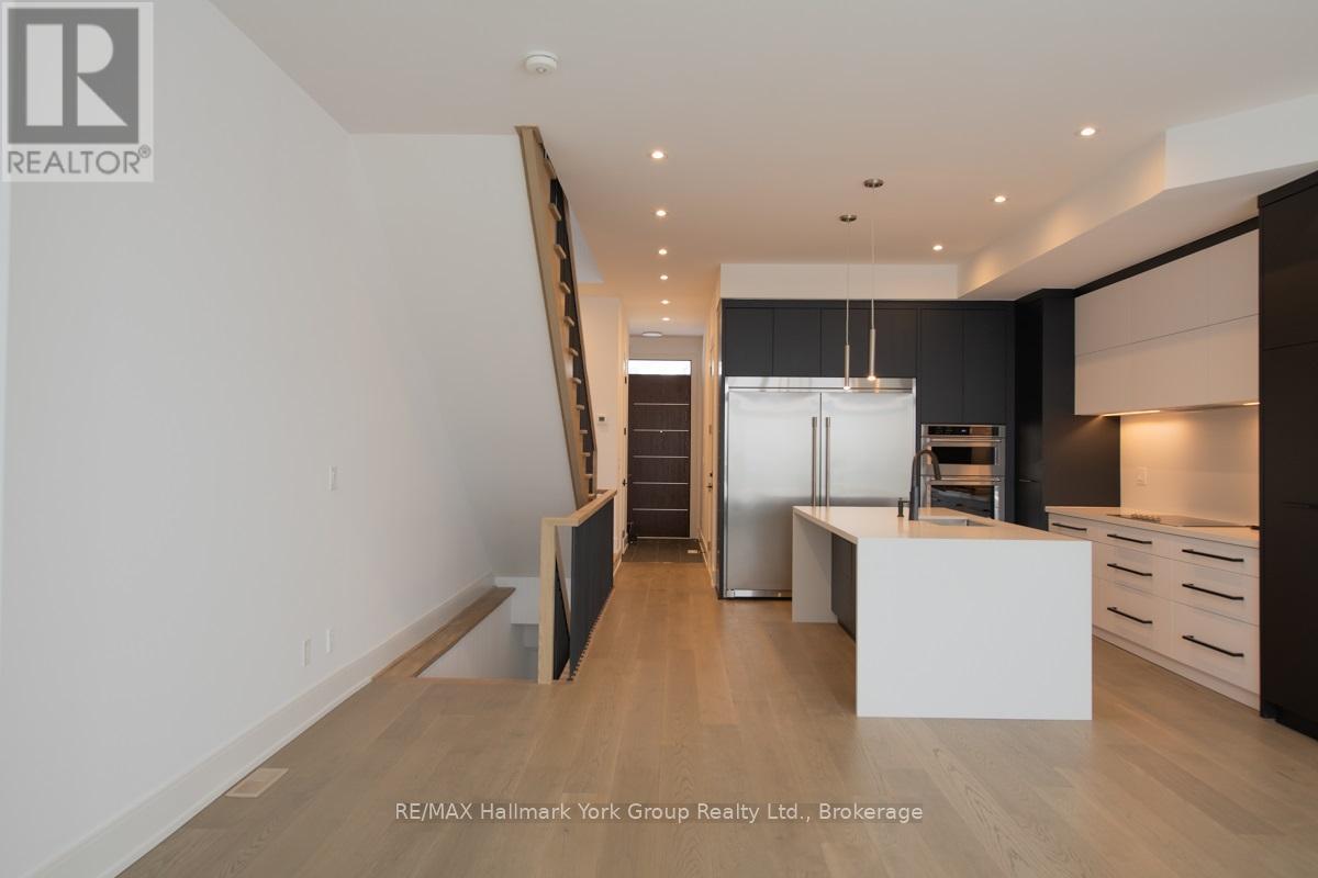 10 Waterview Lane, Blue Mountains, Ontario  N0H 2P0 - Photo 3 - X12444452