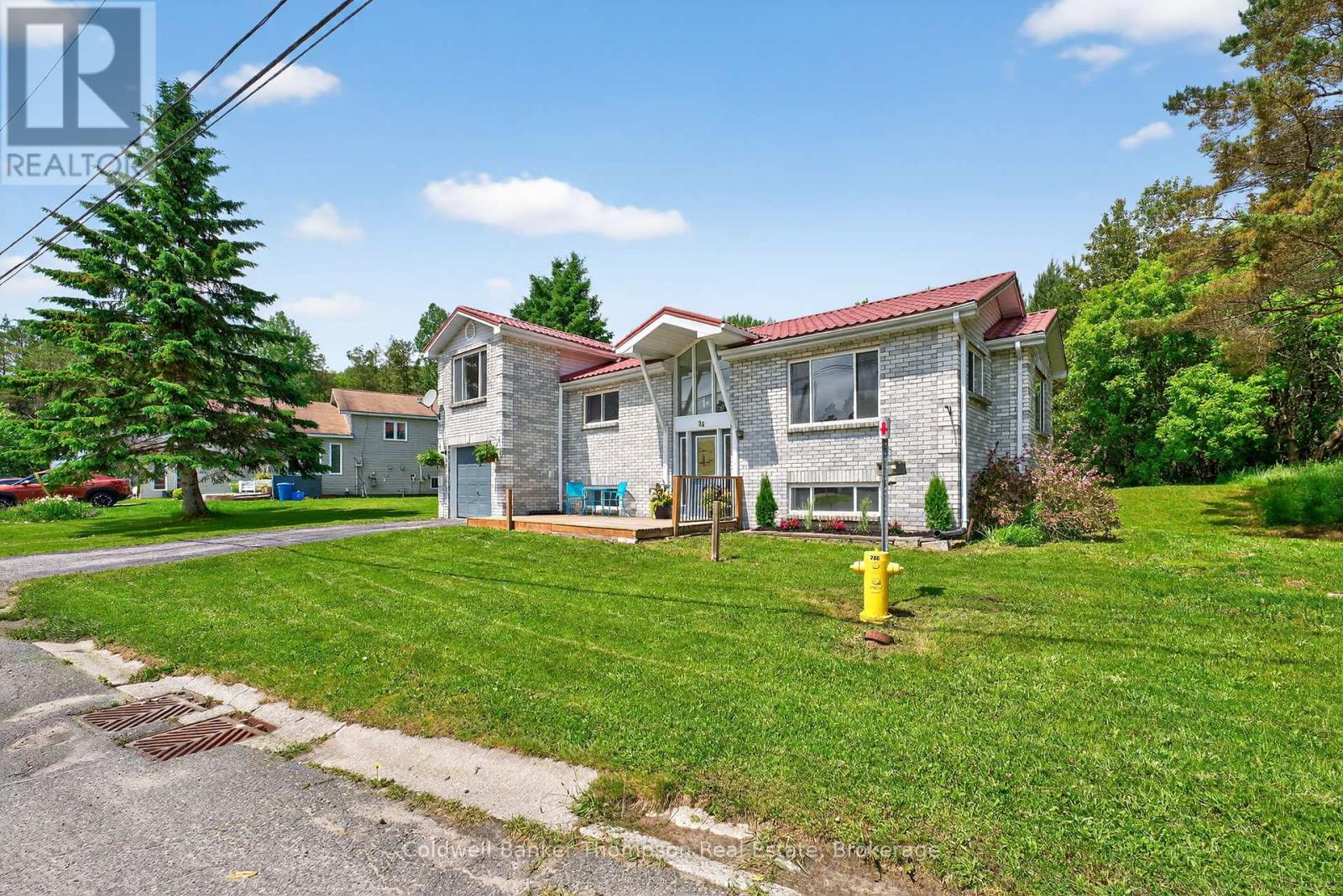 26 Sabrina Park Drive, Huntsville, Ontario  P1H 1L8 - Photo 1 - X12444468