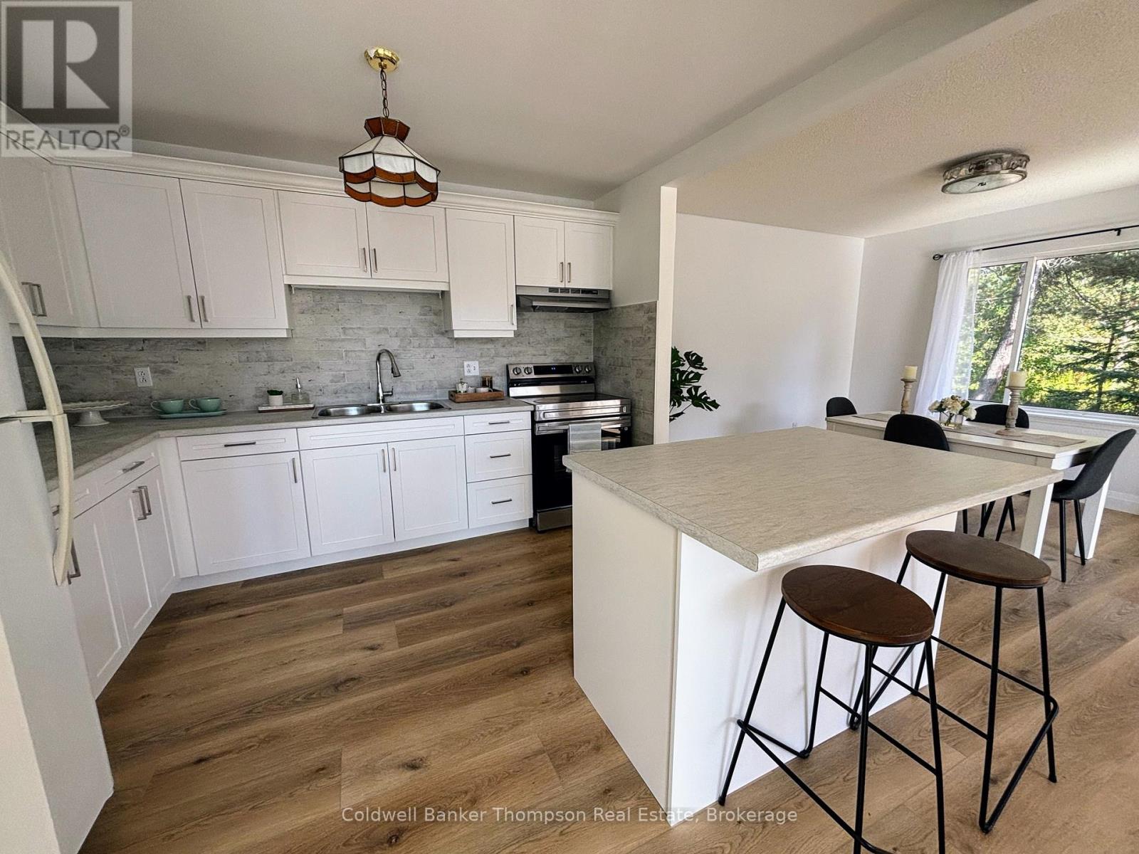 26 Sabrina Park Drive, Huntsville, Ontario  P1H 1L8 - Photo 8 - X12444468
