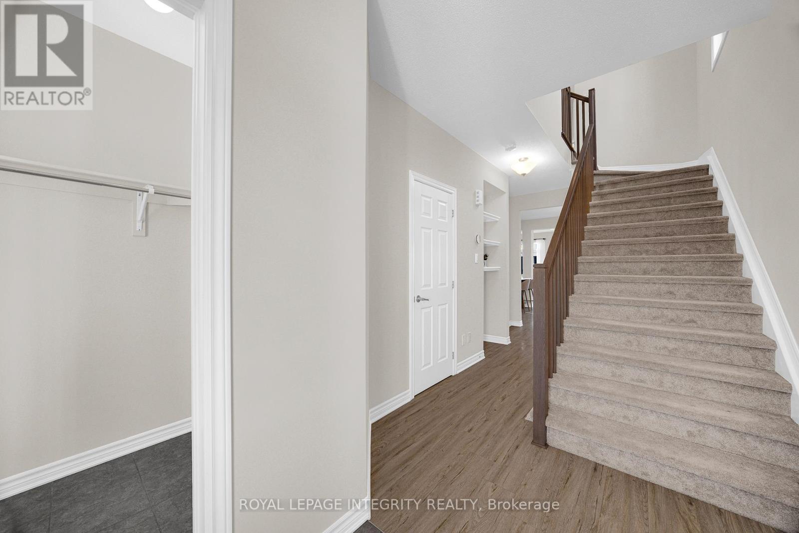 215 Merak Way, Ottawa, Ontario  K2J 6N7 - Photo 4 - X12444435