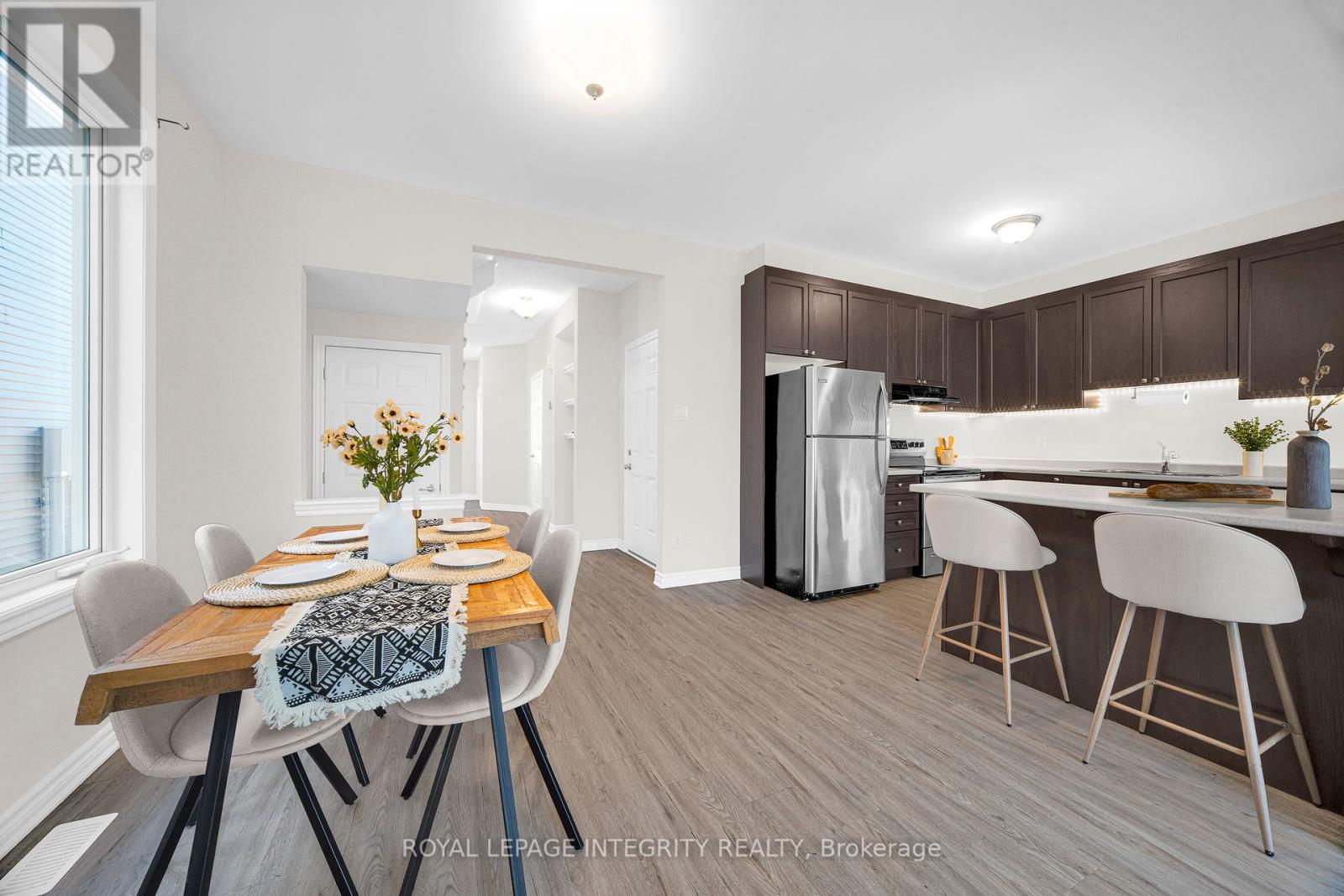 215 Merak Way, Ottawa, Ontario  K2J 6N7 - Photo 8 - X12444435