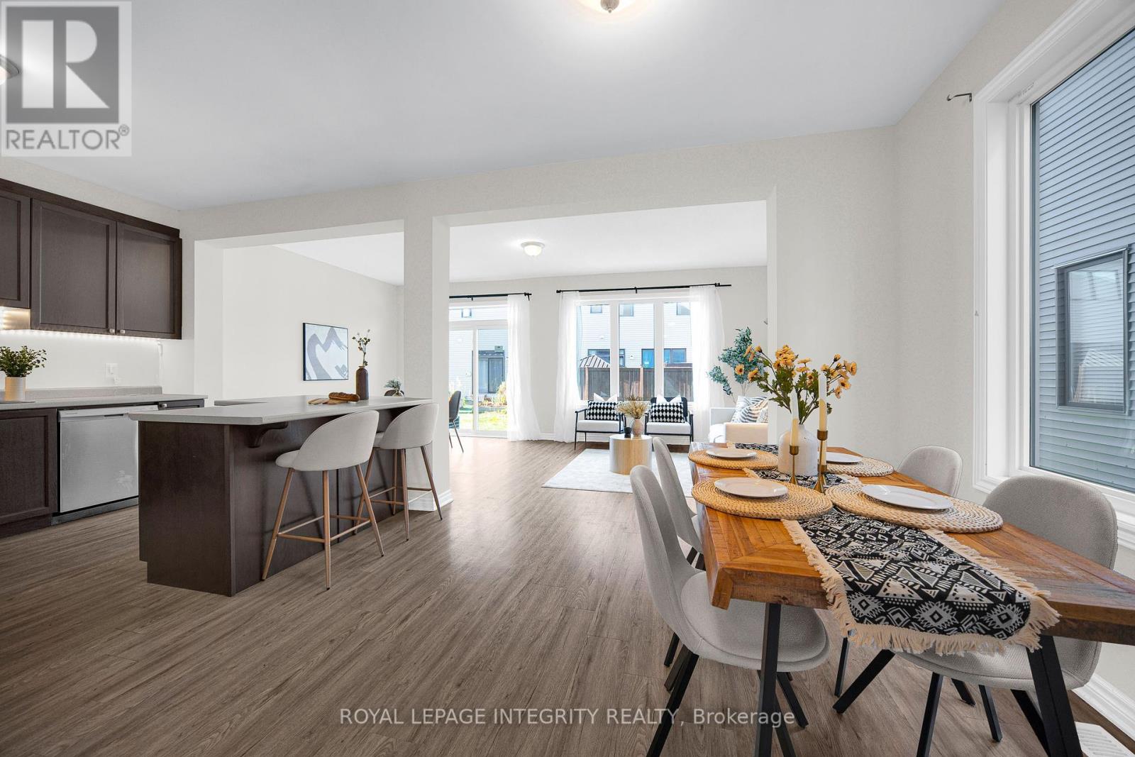 215 Merak Way, Ottawa, Ontario  K2J 6N7 - Photo 9 - X12444435