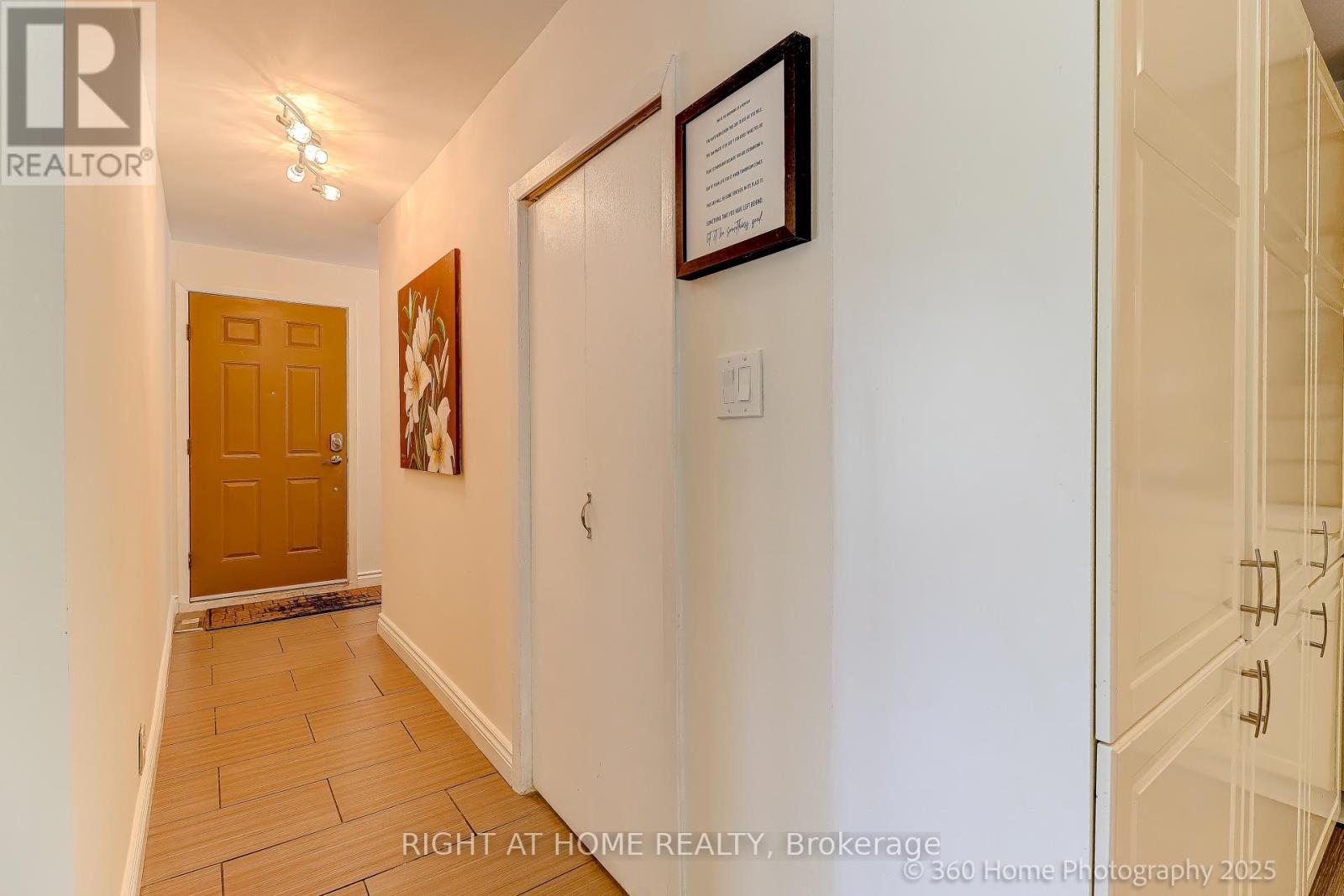 209 Wynhurst Road, Georgina, Ontario  L4P 2R6 - Photo 7 - N12441868