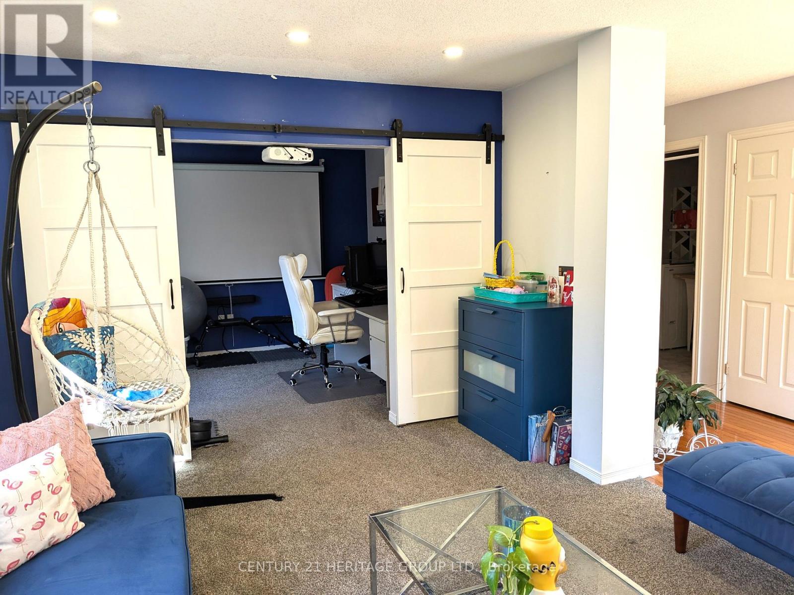 66 Bastille Street, Hamilton, Ontario  L9B 2G9 - Photo 10 - X12444293