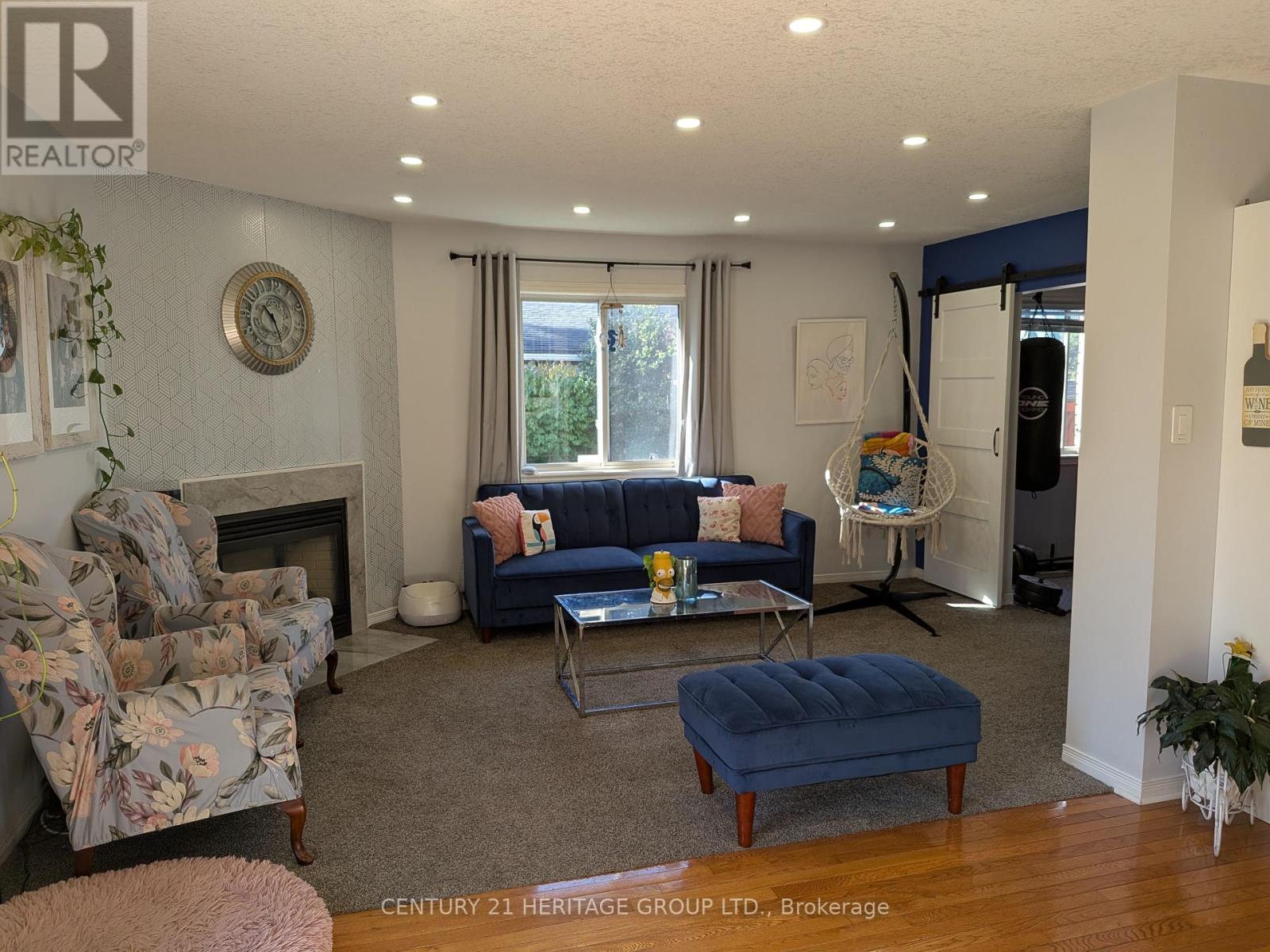 66 Bastille Street, Hamilton, Ontario  L9B 2G9 - Photo 9 - X12444293