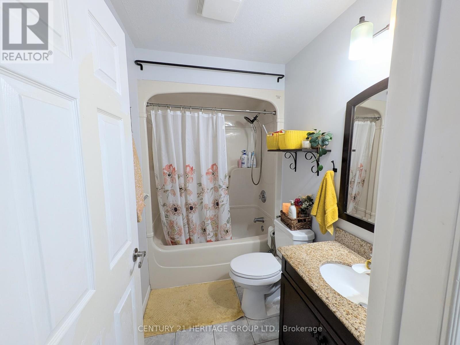 66 Bastille Street, Hamilton, Ontario  L9B 2G9 - Photo 20 - X12444293