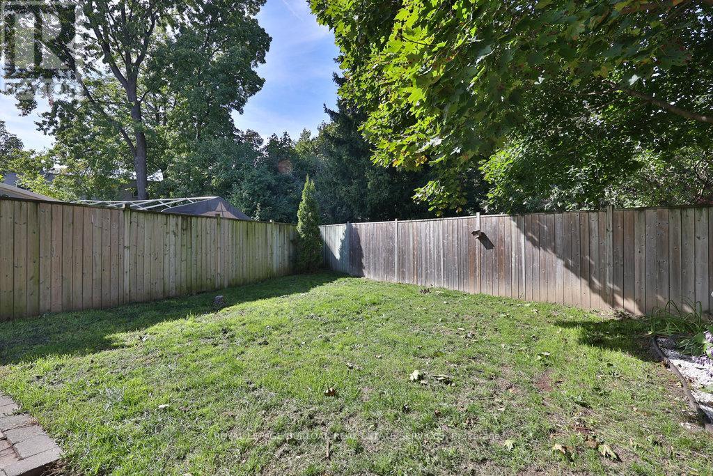 2295 Wiseman Court, Mississauga, Ontario  L5J 1P5 - Photo 38 - W12444350
