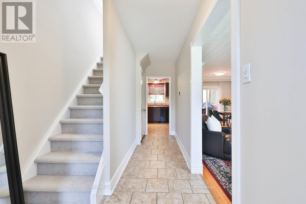 2295 Wiseman Court, Mississauga, Ontario  L5J 1P5 - Photo 6 - W12444350