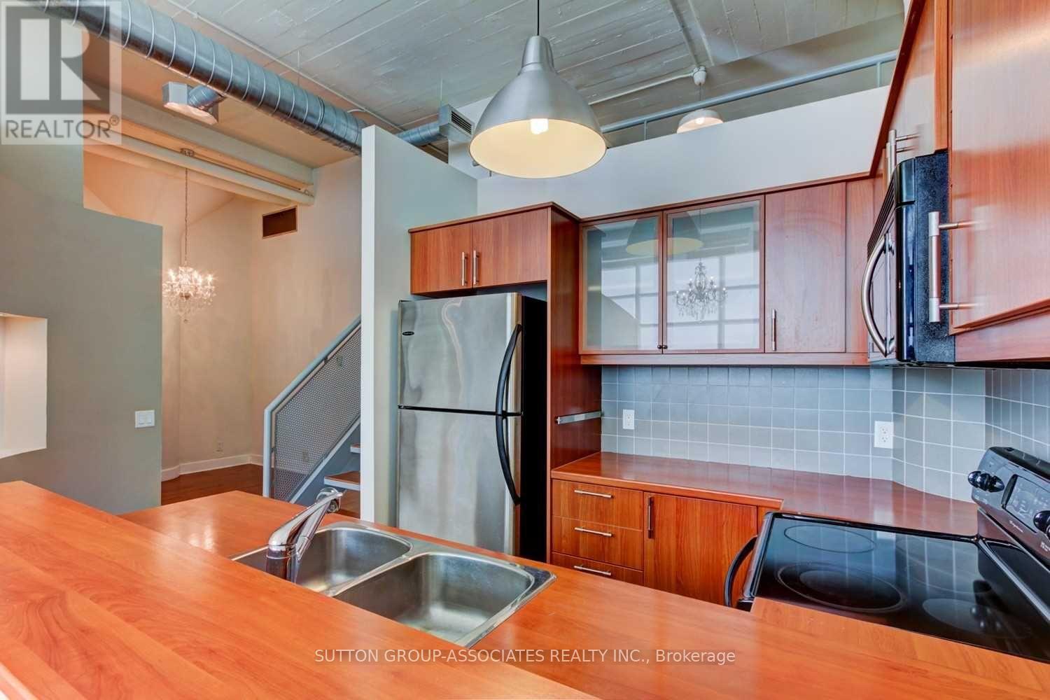 209 - 1001 Roselawn Avenue, Toronto, Ontario  M6B 4M4 - Photo 11 - W12444369