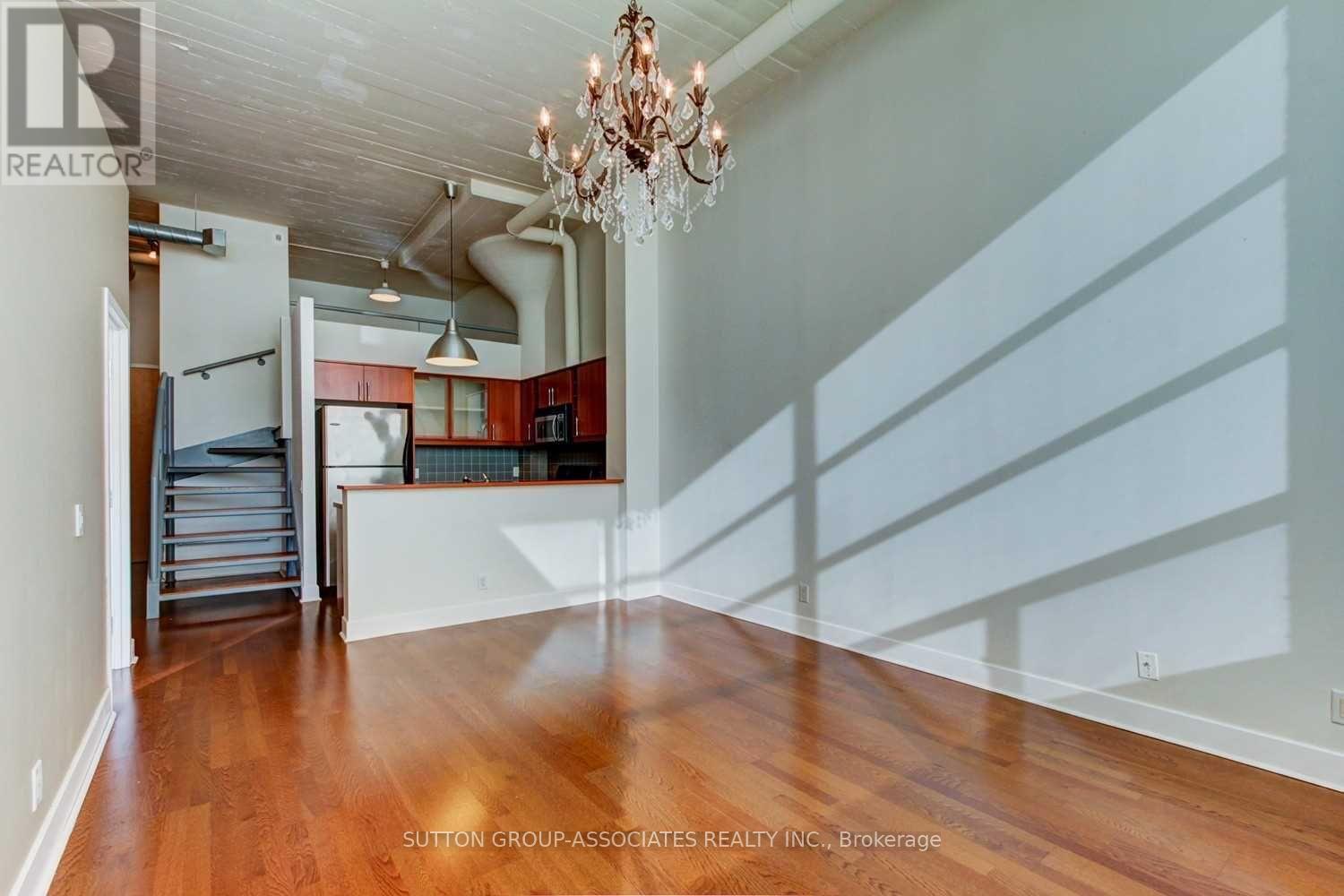 209 - 1001 Roselawn Avenue, Toronto, Ontario  M6B 4M4 - Photo 2 - W12444369