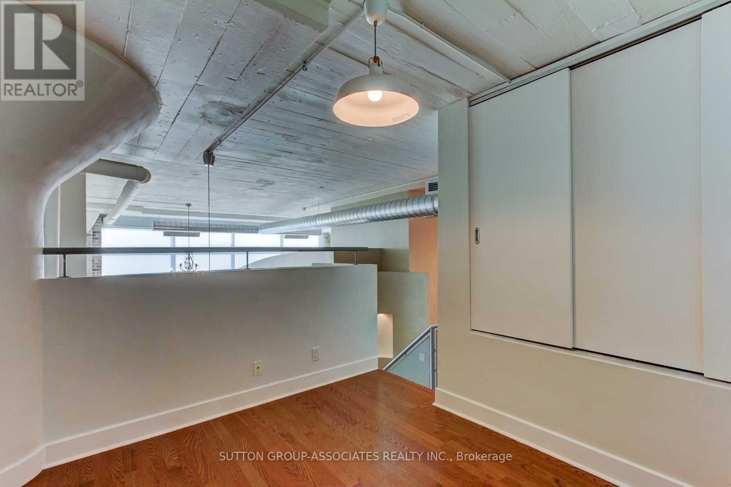 209 - 1001 Roselawn Avenue, Toronto, Ontario  M6B 4M4 - Photo 6 - W12444369