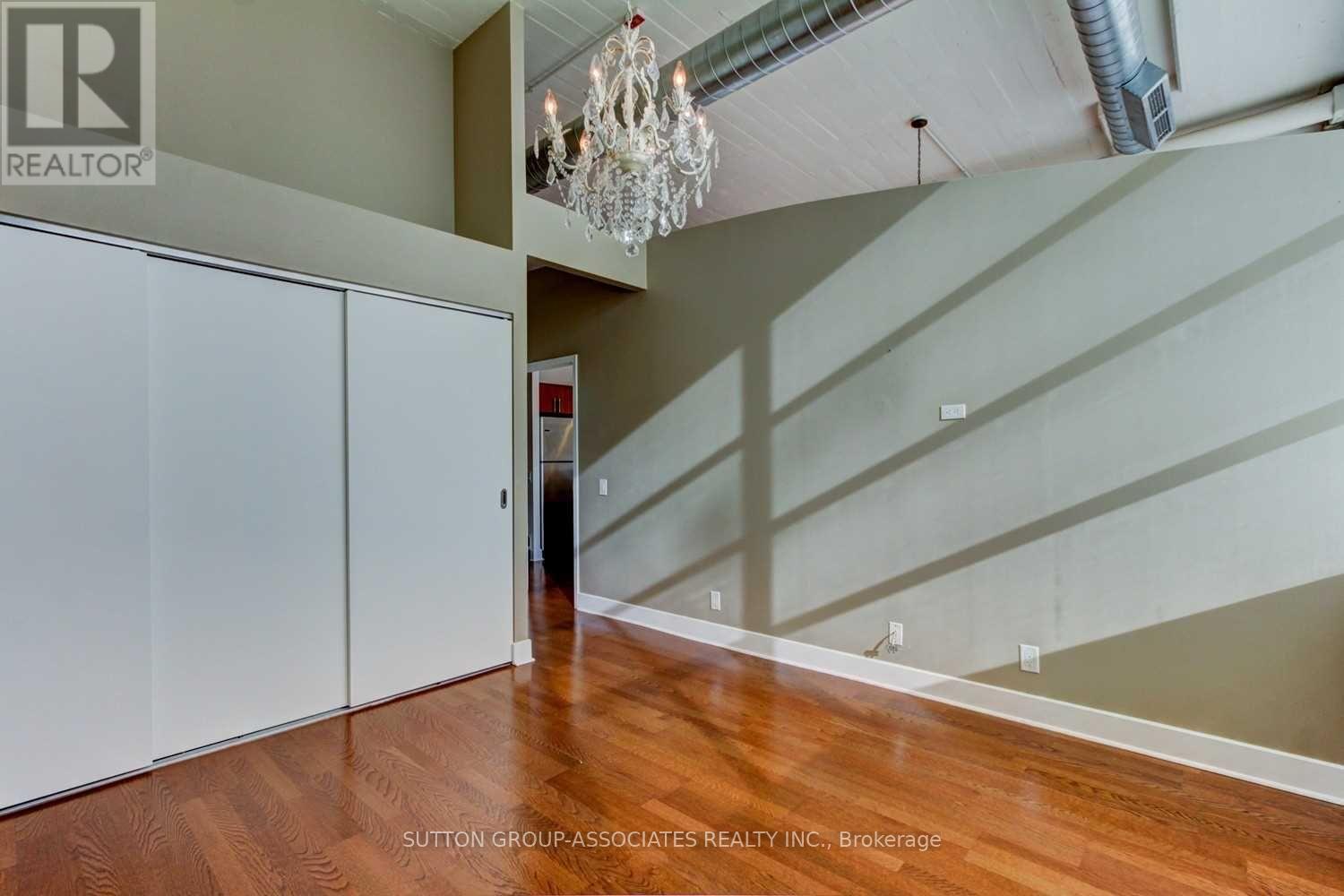 209 - 1001 Roselawn Avenue, Toronto, Ontario  M6B 4M4 - Photo 9 - W12444369