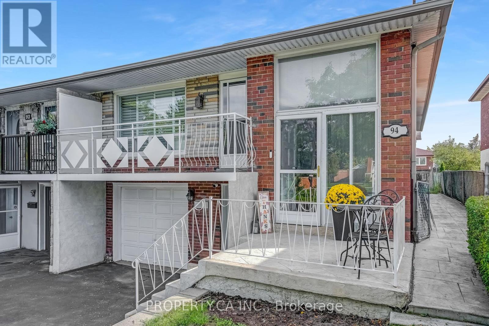 94 BAMFORD CRESCENT, Toronto, Ontario
