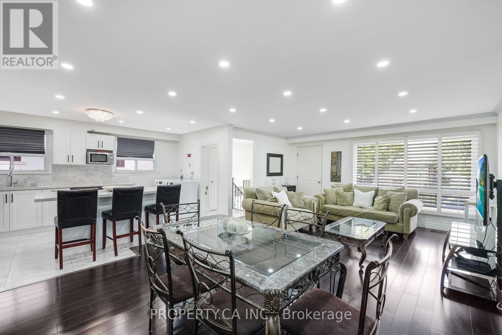 94 Bamford Crescent, Toronto (Black Creek), Ontario  M3N 1T8 - Photo 14 - W12444371