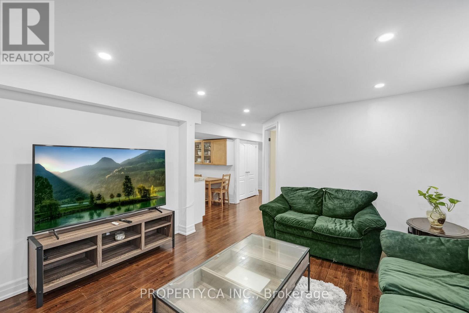 94 Bamford Crescent, Toronto (Black Creek), Ontario  M3N 1T8 - Photo 17 - W12444371