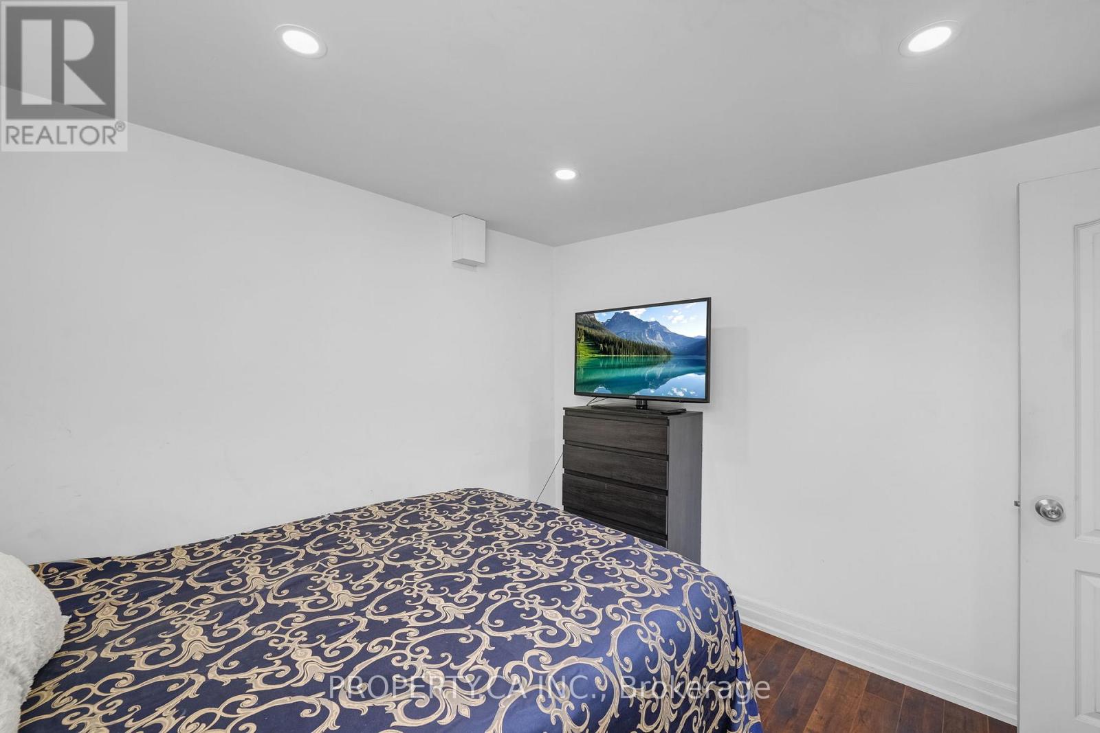94 Bamford Crescent, Toronto (Black Creek), Ontario  M3N 1T8 - Photo 29 - W12444371