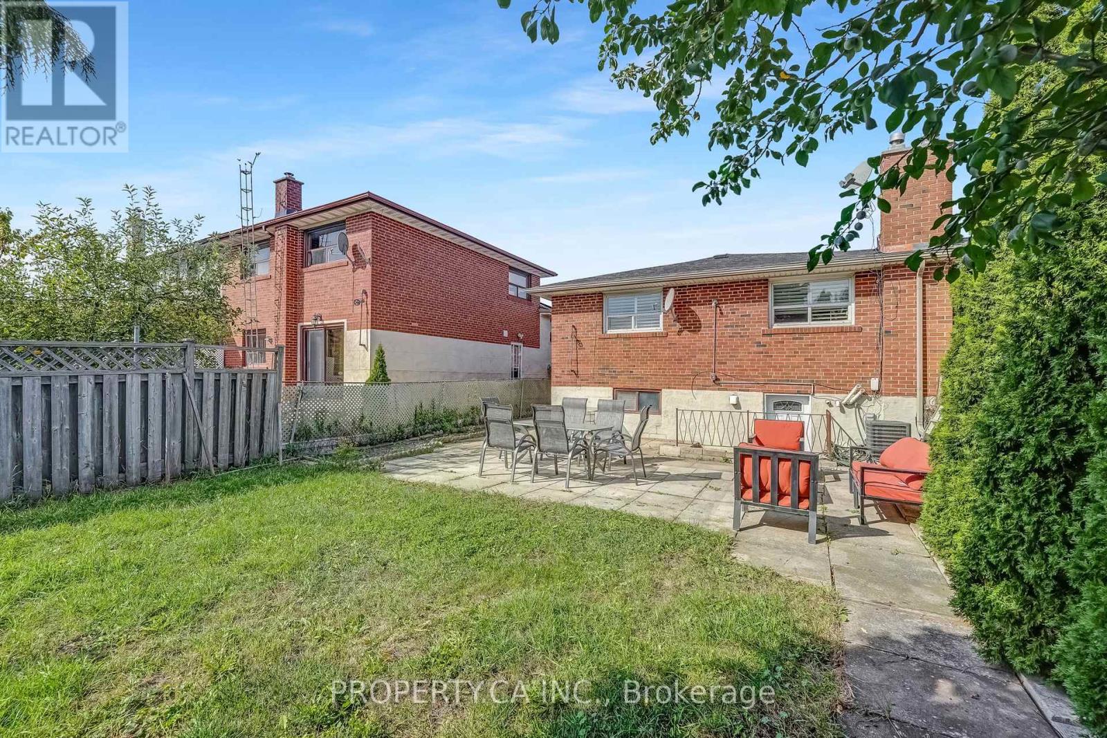 94 Bamford Crescent, Toronto (Black Creek), Ontario  M3N 1T8 - Photo 38 - W12444371