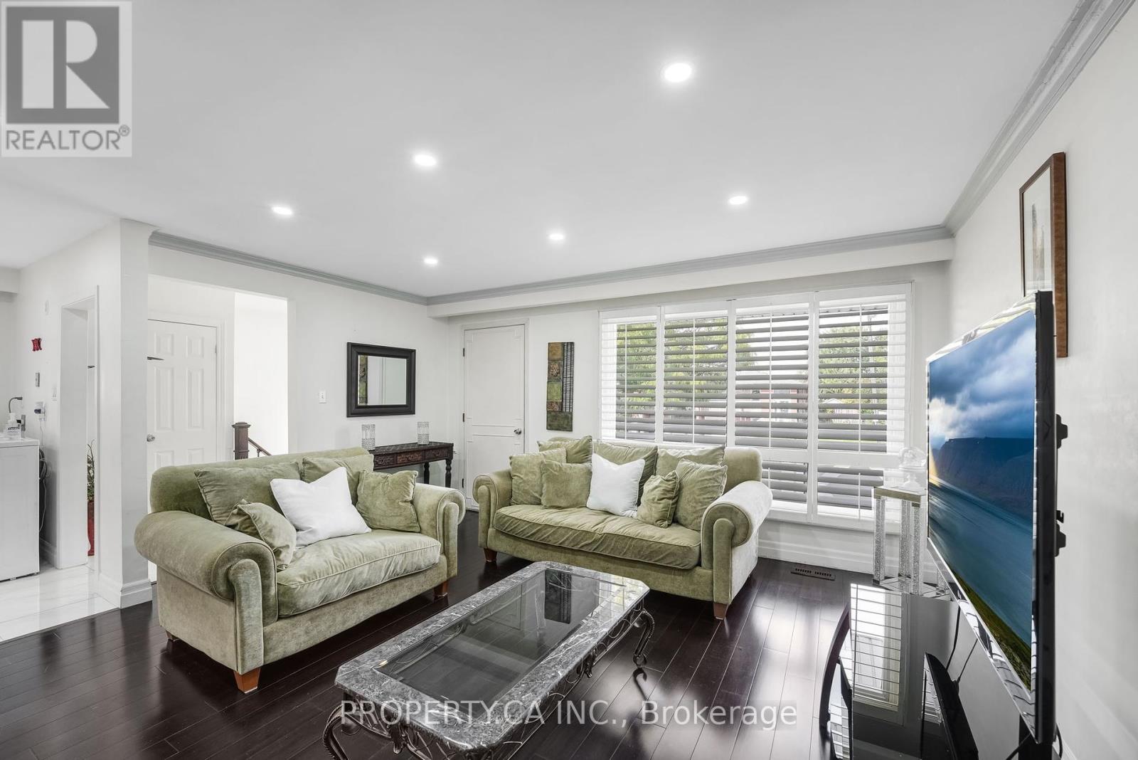 94 Bamford Crescent, Toronto (Black Creek), Ontario  M3N 1T8 - Photo 6 - W12444371