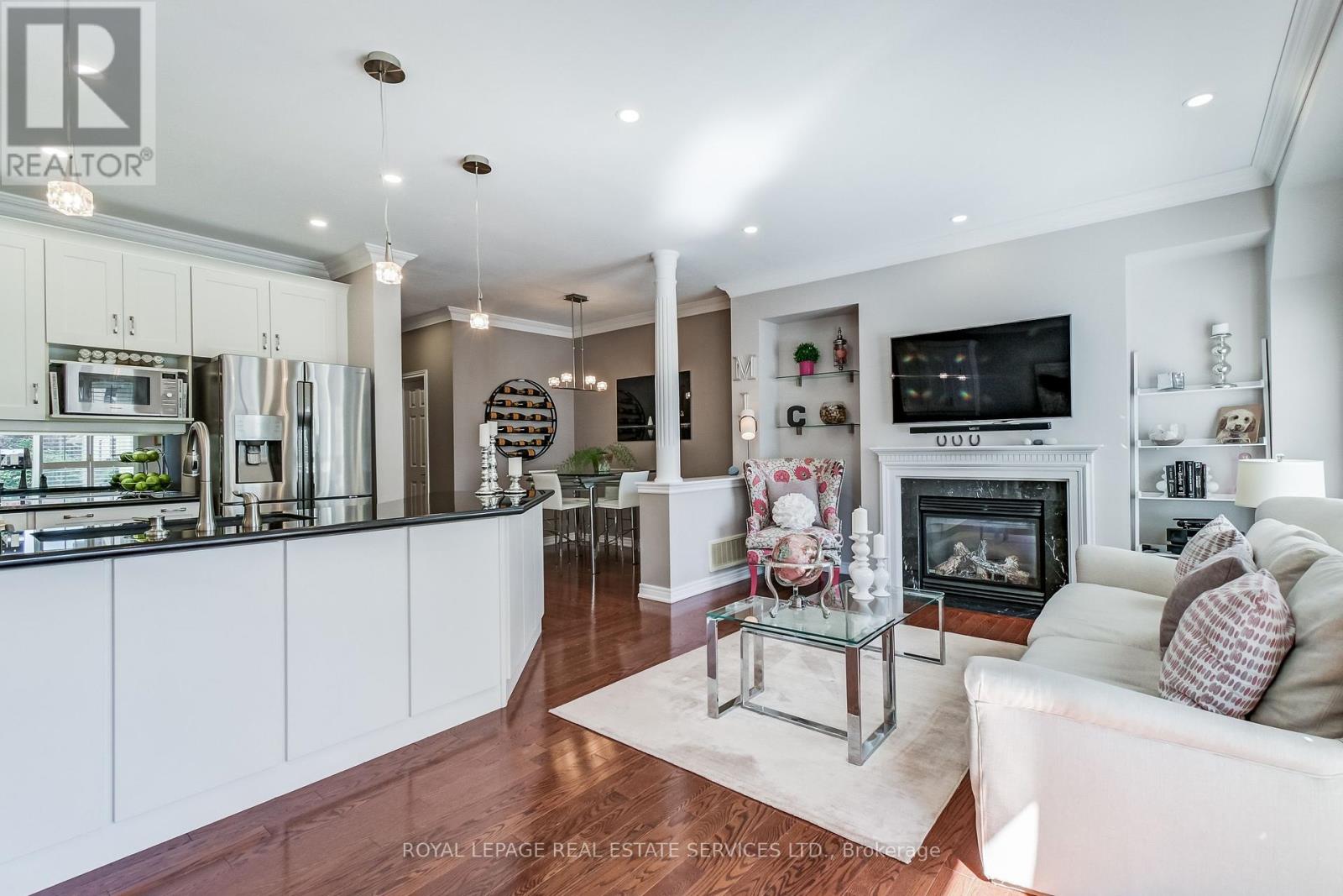 1242 Agram Drive, Oakville, Ontario  L6H 7N9 - Photo 14 - W12444387
