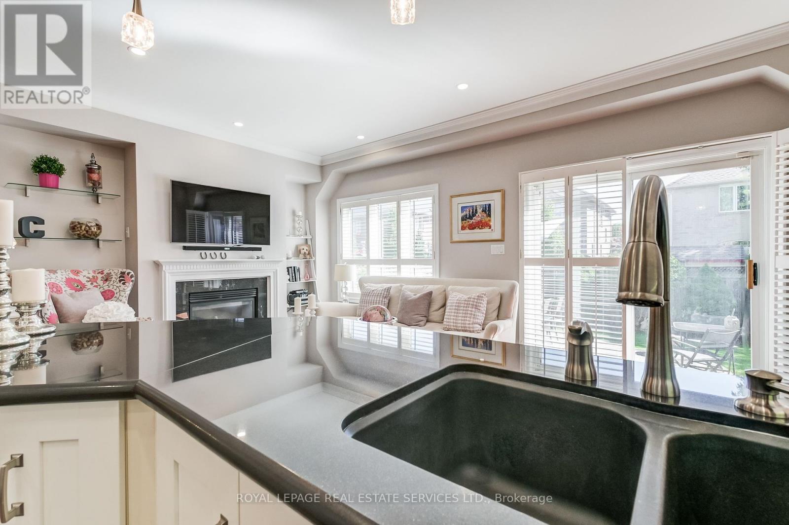 1242 Agram Drive, Oakville, Ontario  L6H 7N9 - Photo 16 - W12444387