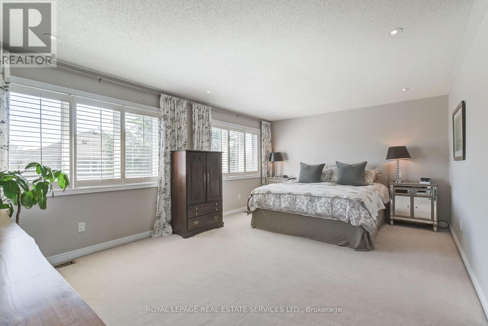 1242 Agram Drive, Oakville, Ontario  L6H 7N9 - Photo 23 - W12444387