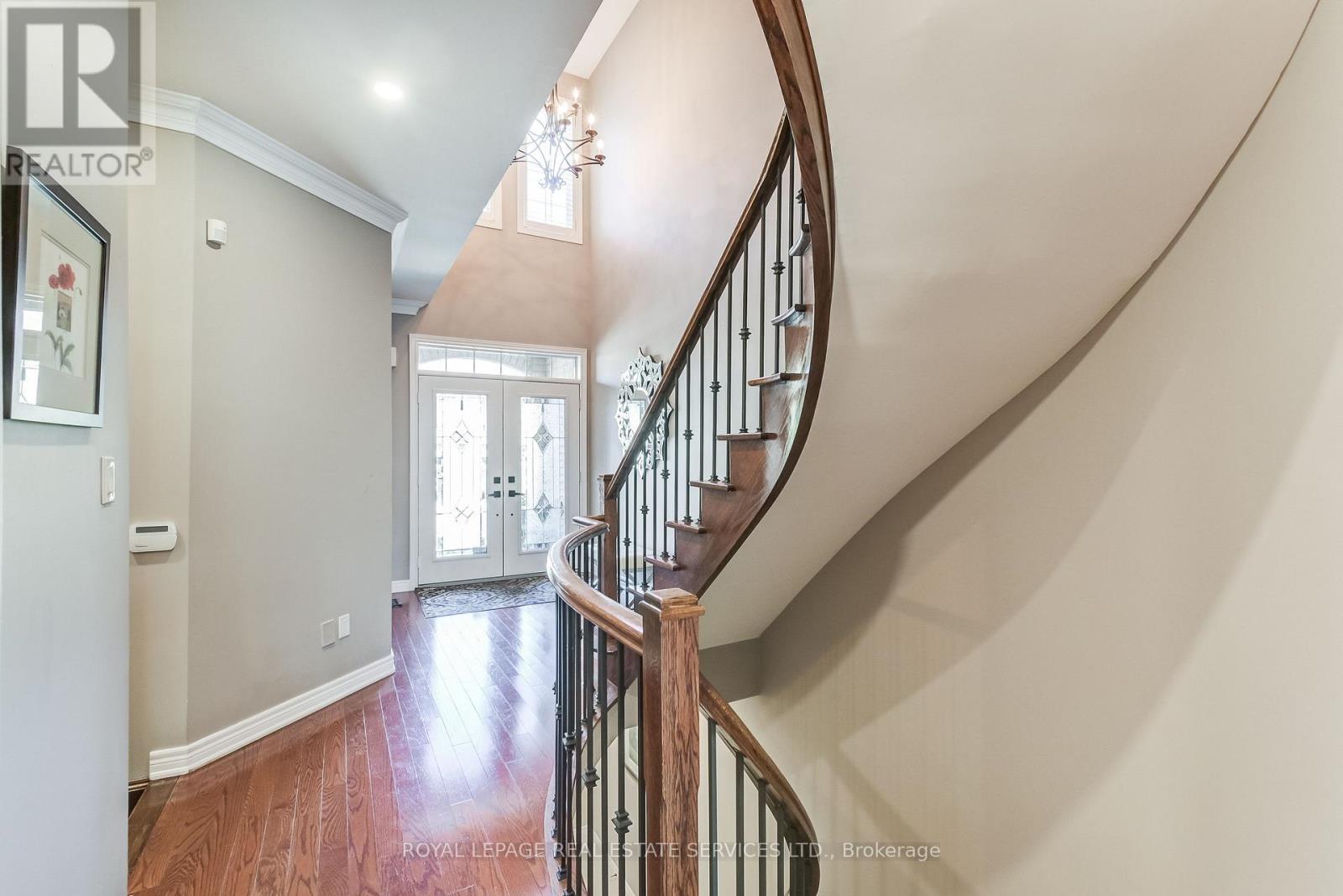 1242 Agram Drive, Oakville, Ontario  L6H 7N9 - Photo 3 - W12444387
