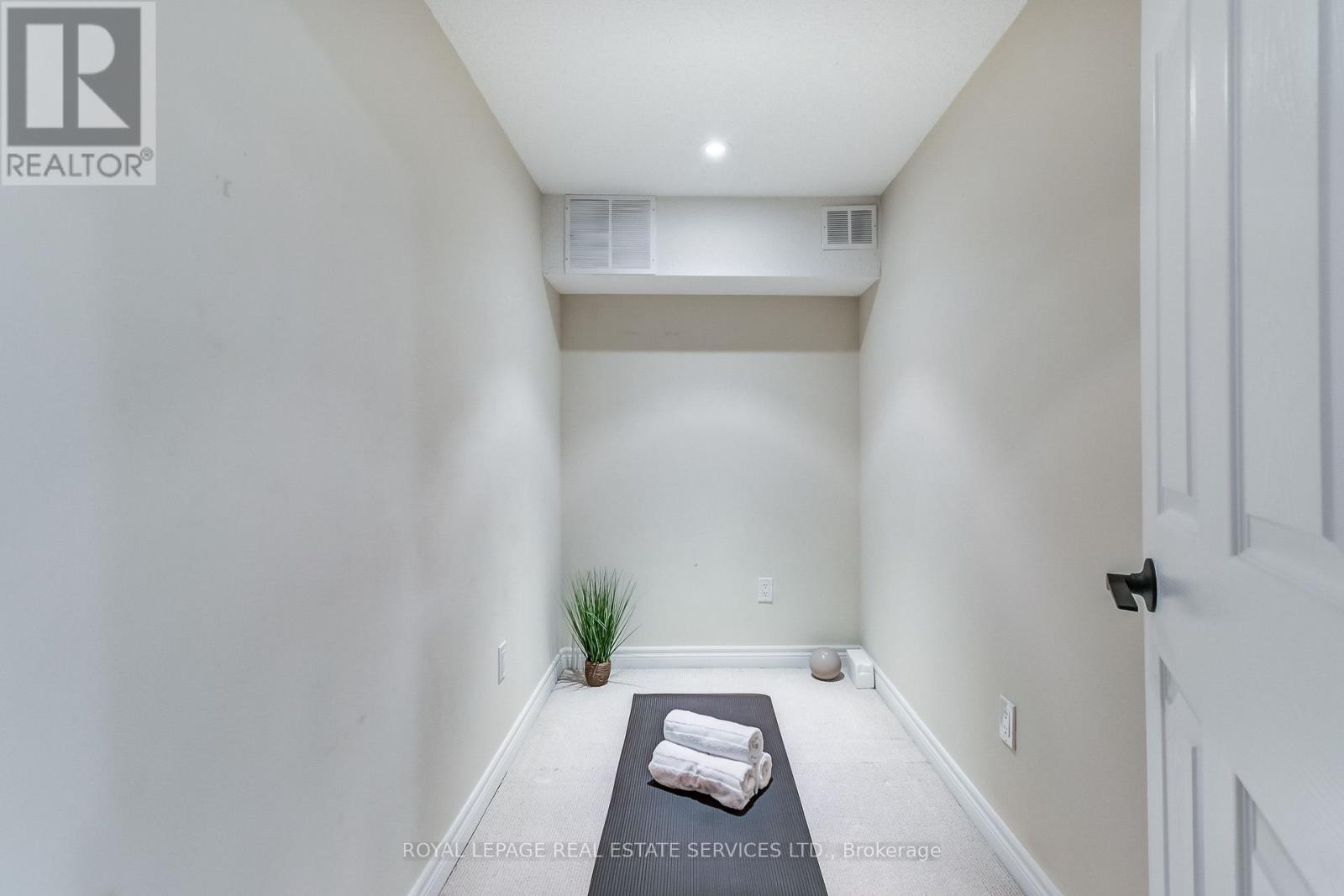 1242 Agram Drive, Oakville, Ontario  L6H 7N9 - Photo 41 - W12444387