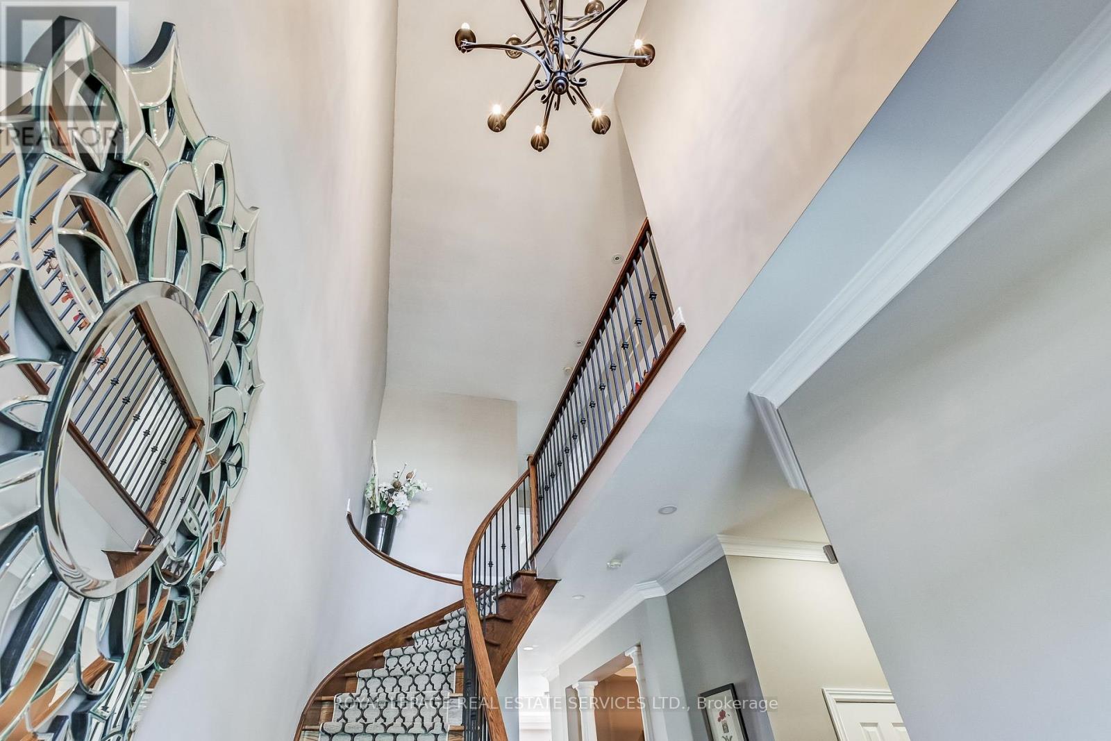 1242 Agram Drive, Oakville, Ontario  L6H 7N9 - Photo 5 - W12444387