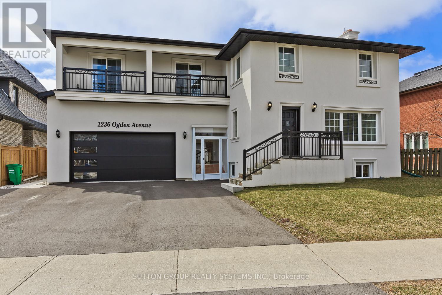 1236 OGDEN AVENUE, Mississauga, Ontario