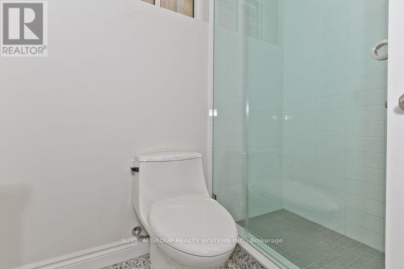 1236 Ogden Avenue, Mississauga, Ontario  L5E 2H4 - Photo 34 - W12444389