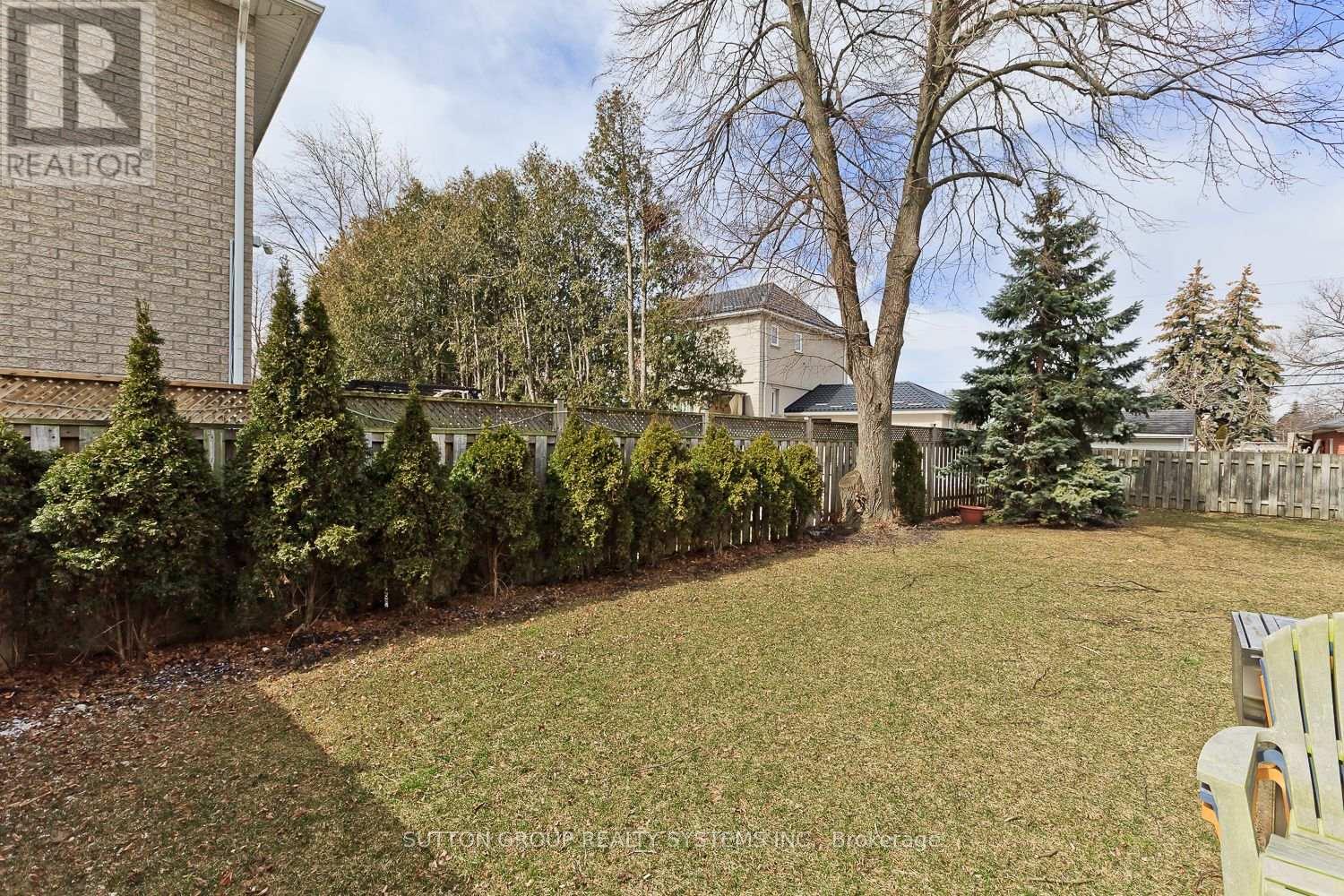 1236 Ogden Avenue, Mississauga, Ontario  L5E 2H4 - Photo 36 - W12444389