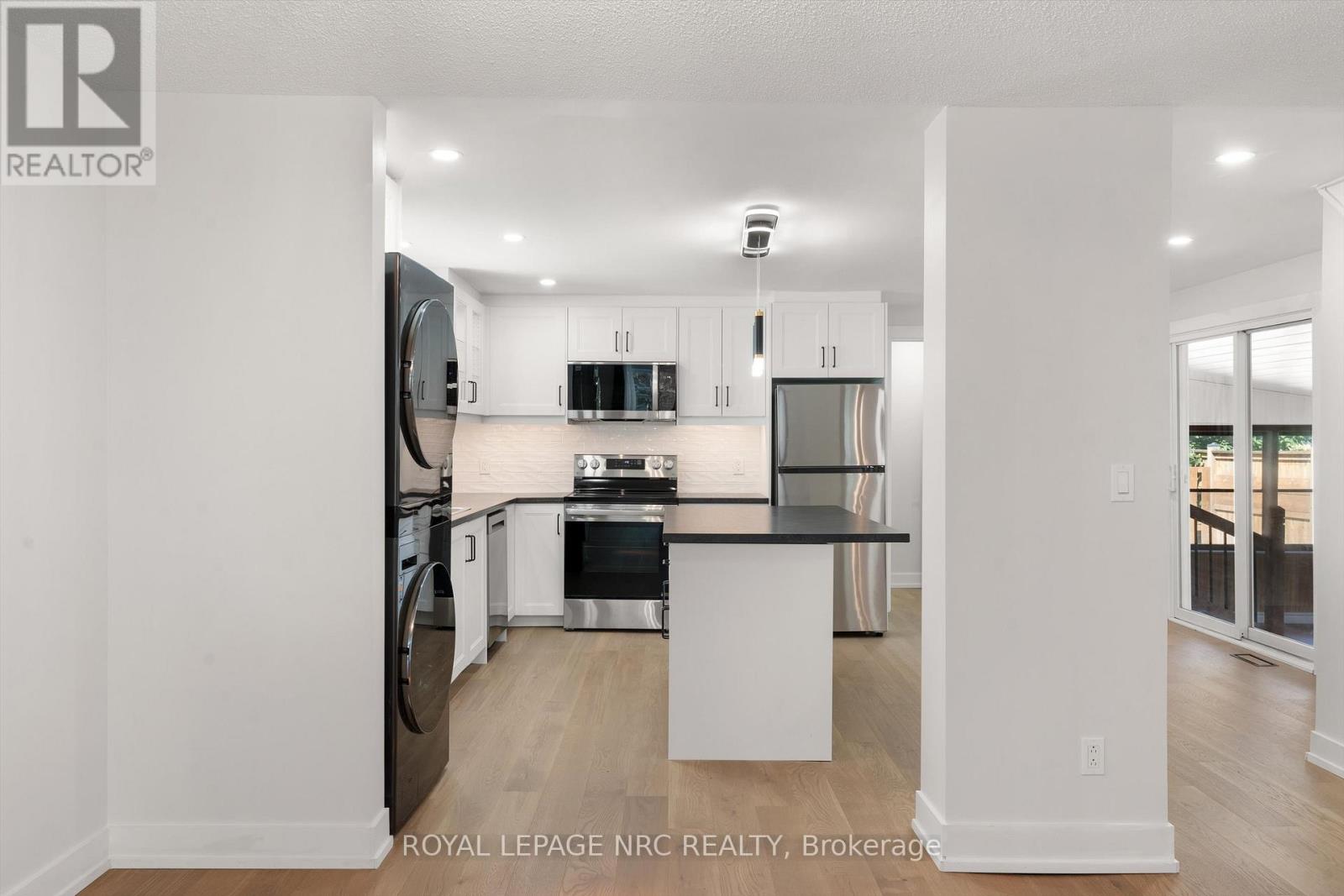 88 Bayview Drive, St. Catharines (Port Dalhousie), Ontario  L2N 4Z1 - Photo 12 - X12444461
