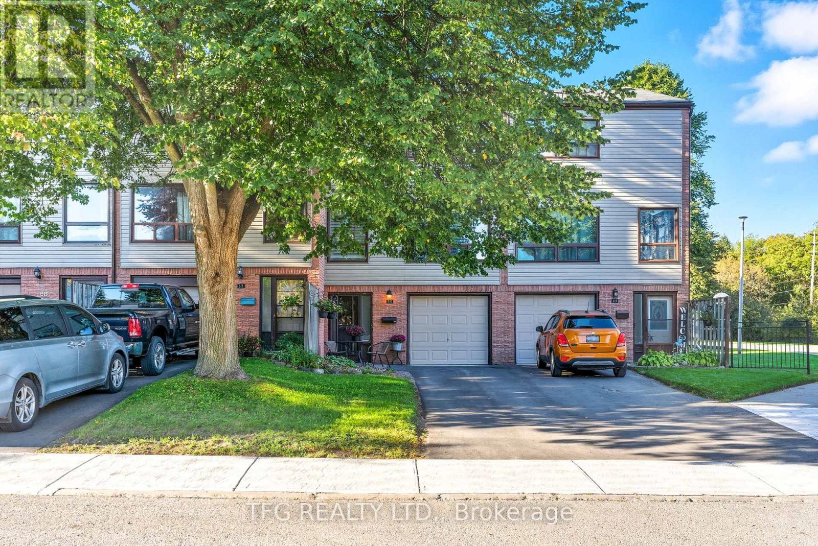 66 - 66 Park Lane Circle, Clarington, Ontario  L1C 3V9 - Photo 1 - E12444434