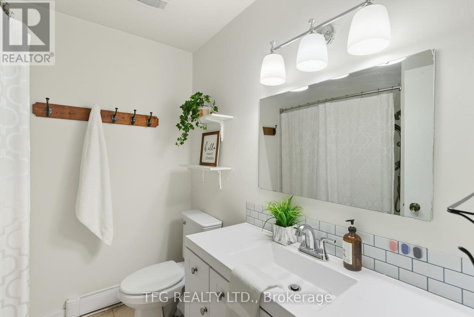66 - 66 Park Lane Circle, Clarington, Ontario  L1C 3V9 - Photo 34 - E12444434