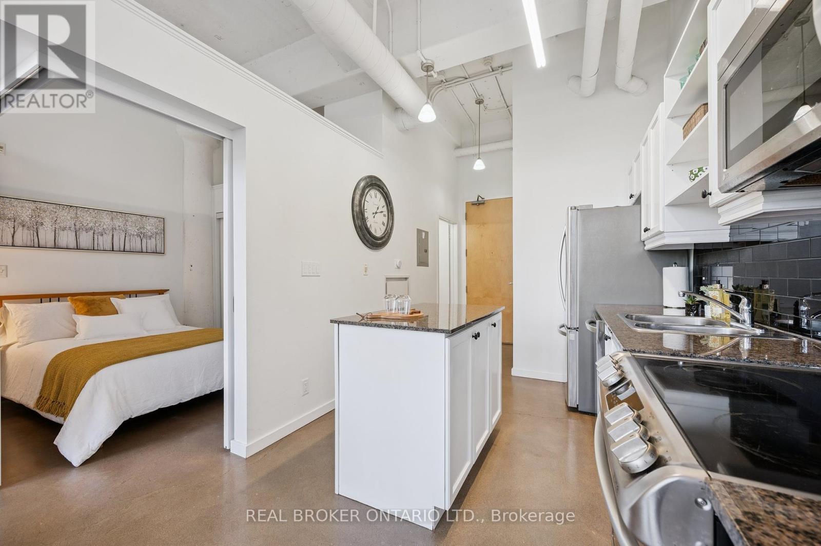 128 - 404 King Street West Street W, Kitchener, Ontario  N2G 2L5 - Photo 14 - X12444367