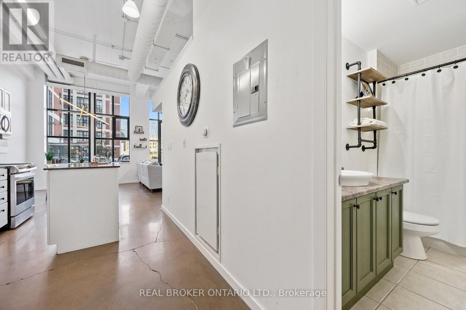 128 - 404 King Street West Street W, Kitchener, Ontario  N2G 2L5 - Photo 6 - X12444367